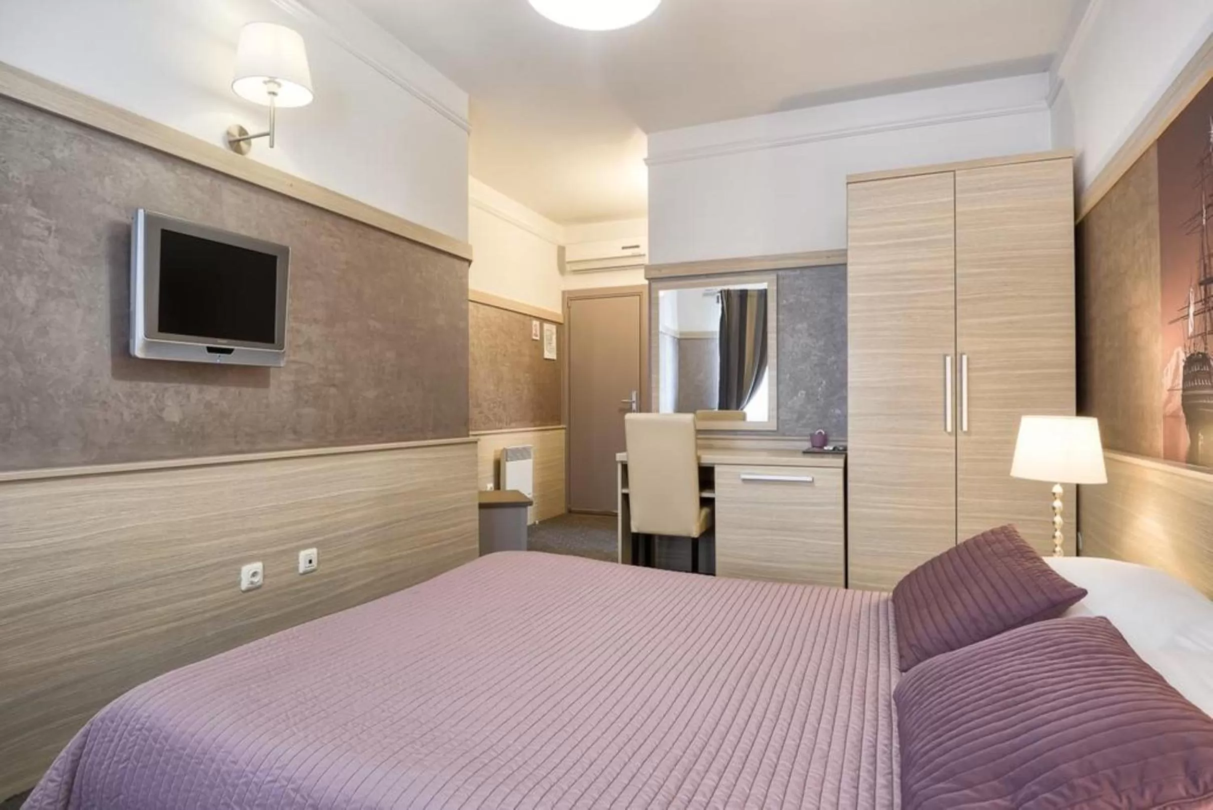 Restaurant/places to eat, Bed in Hotel Galija