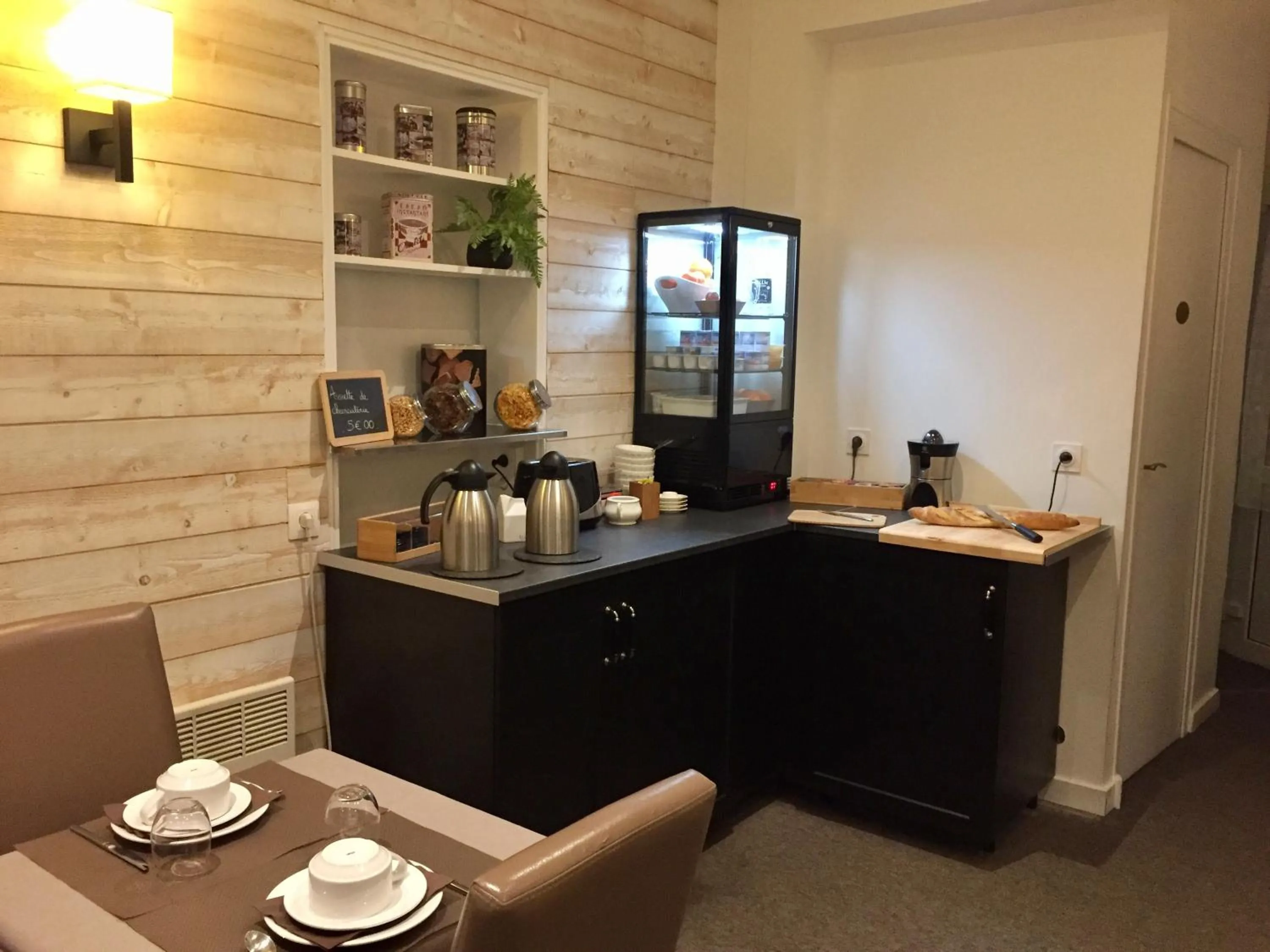 Breakfast in Rive Gauche