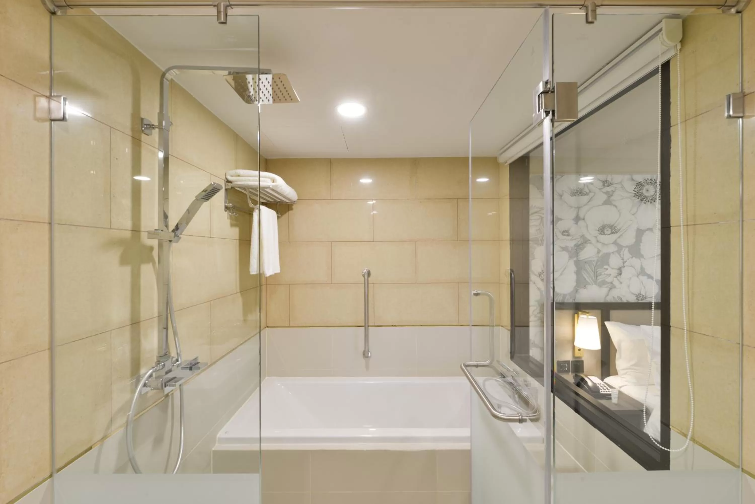 Bath in Oakwood Hotel & Residence Bangkok