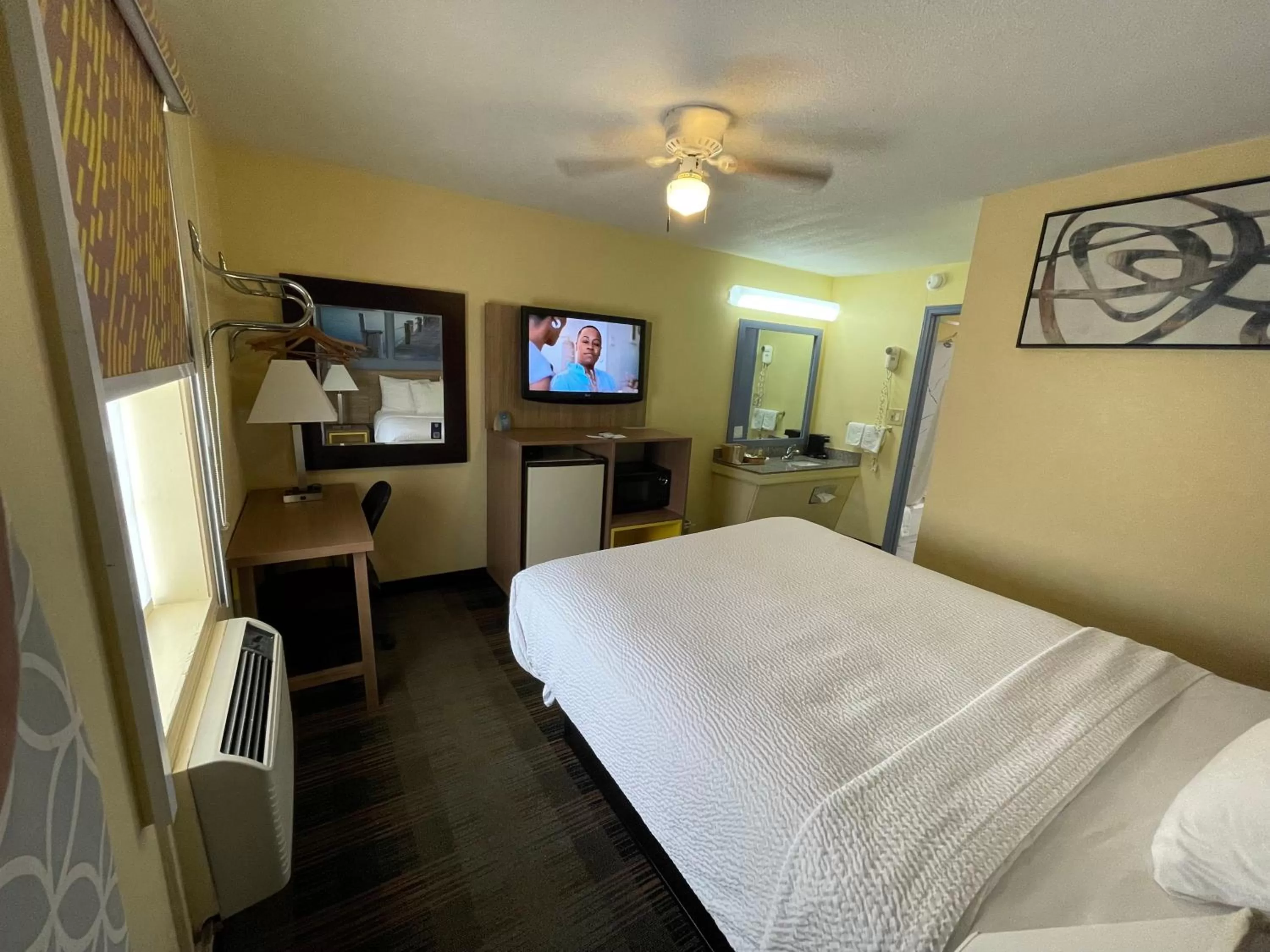 Bed in Days Inn by Wyndham Holladay