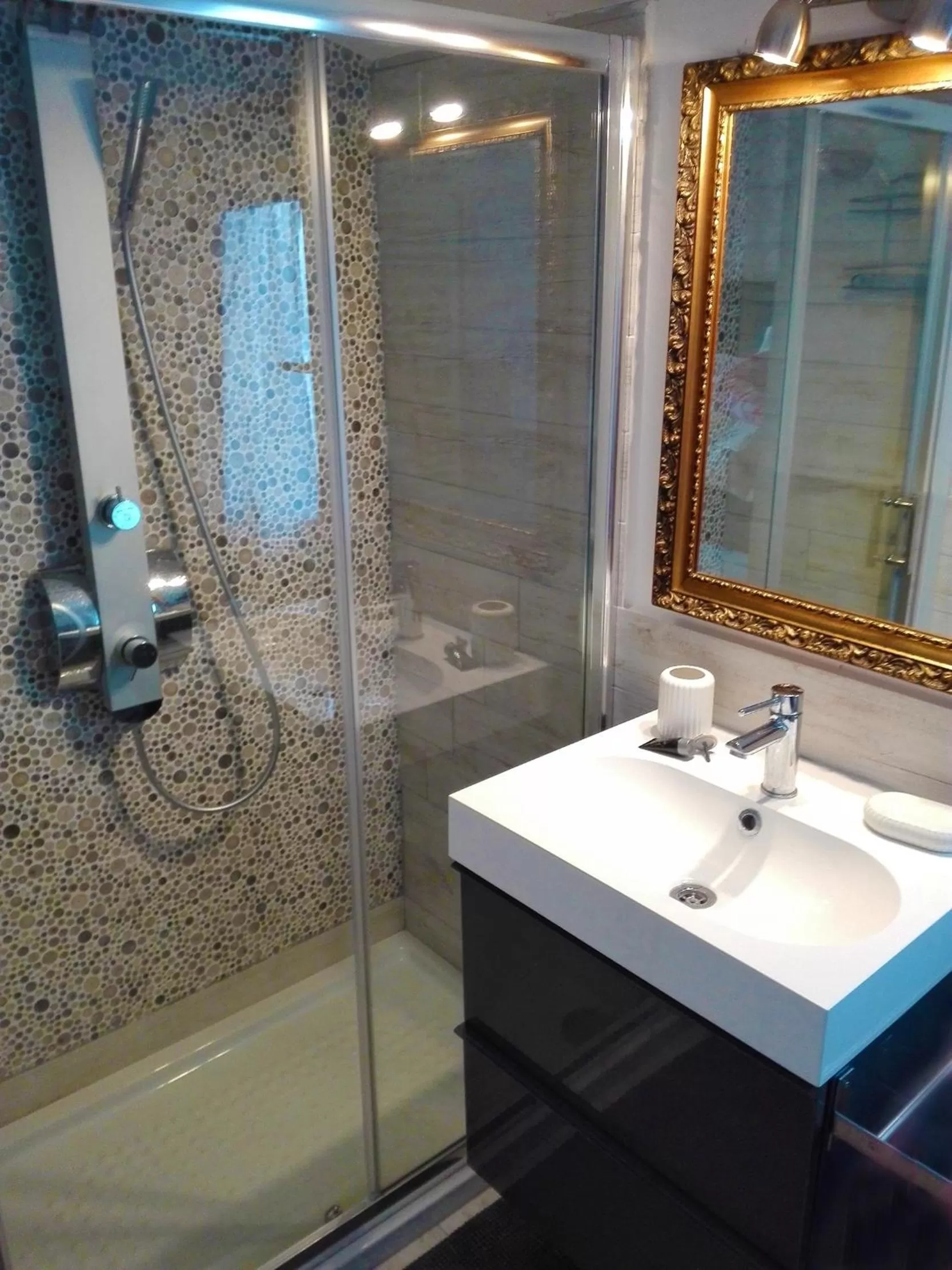 Shower, Bathroom in Bed and Breakfast Romantica Evasione