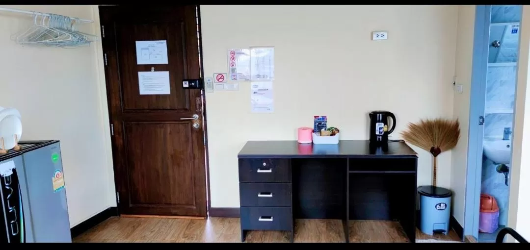 Property building in The Cube Sathorn Boutique Hotel เดอะ คิวบ์ สาทร บูติค โฮเทล Near BTS Surasak