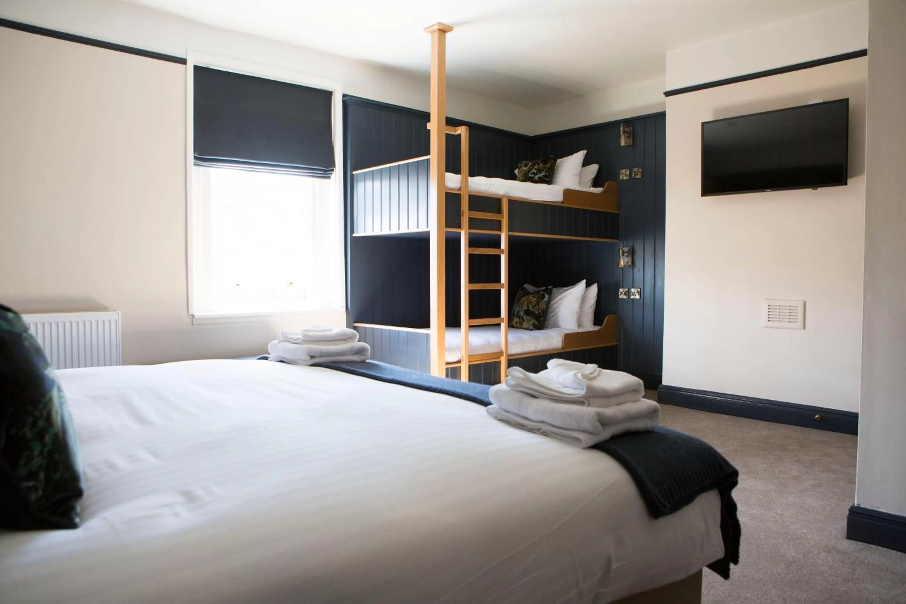 bunk bed, Bed in Wynnstay Arms, Ruabon, Wrexham