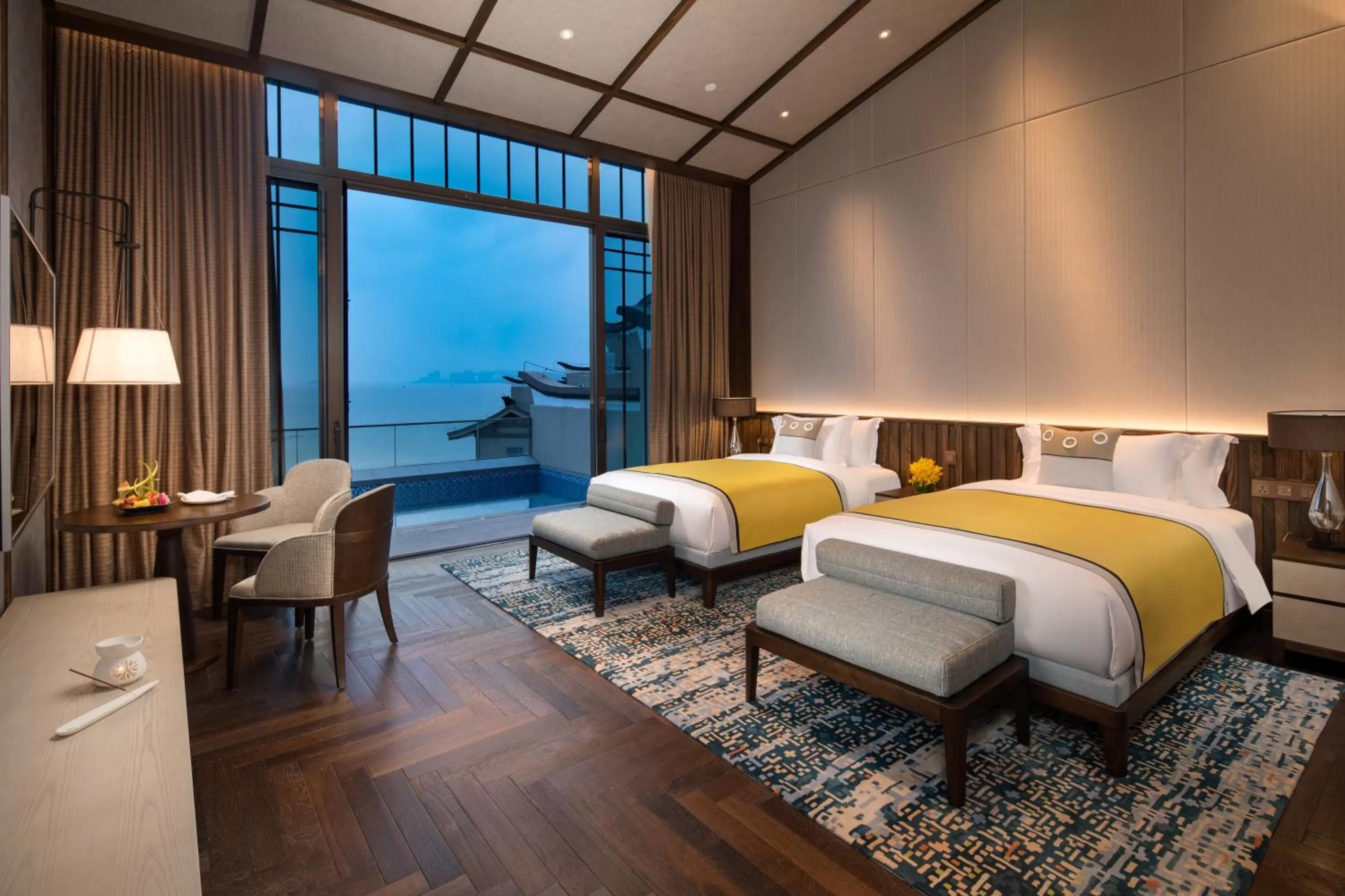 Balcony/Terrace, Bed in Angsana Zhuhai Phoenix Bay