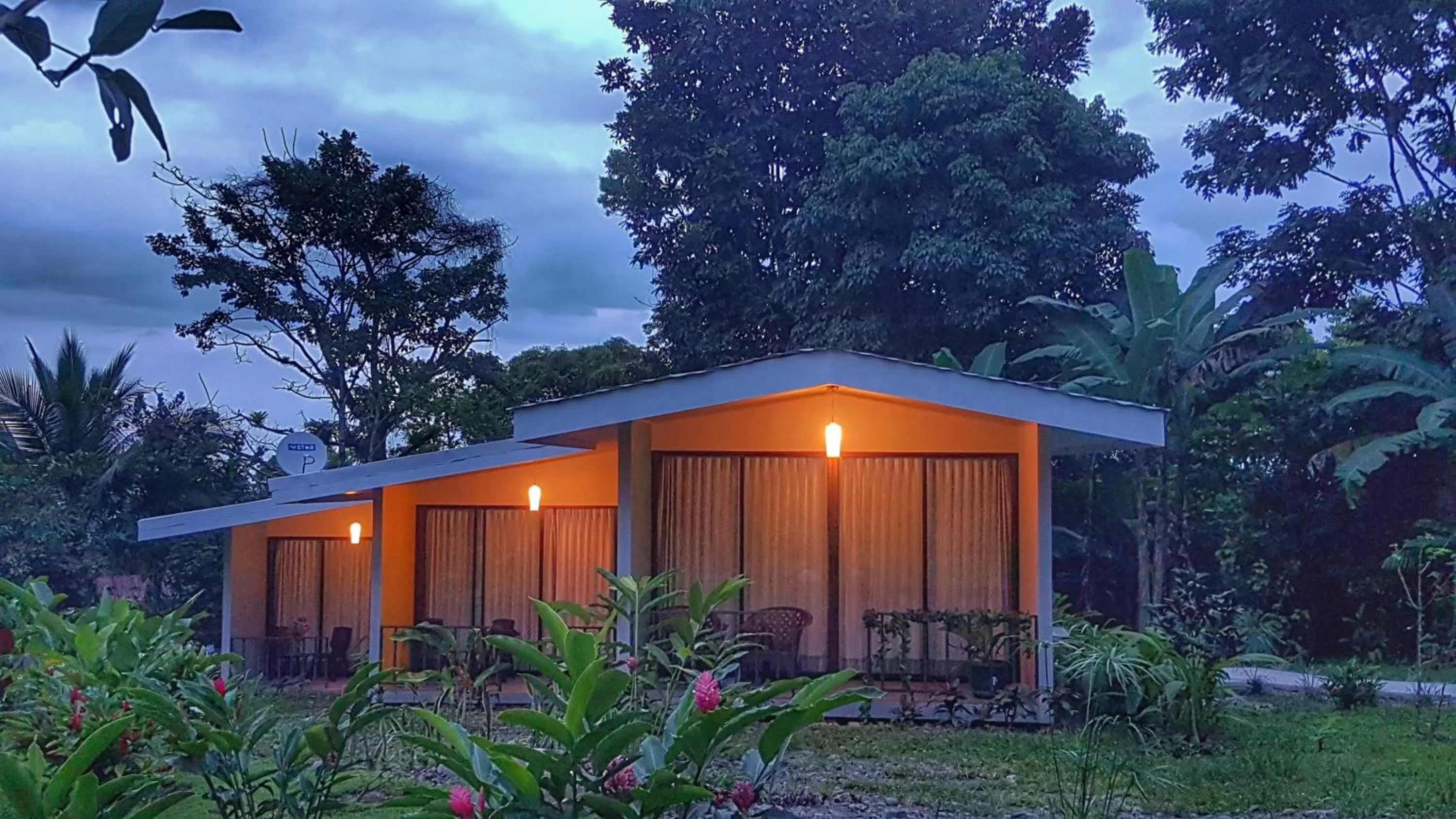 Facade/entrance in Yellow Tree Suites