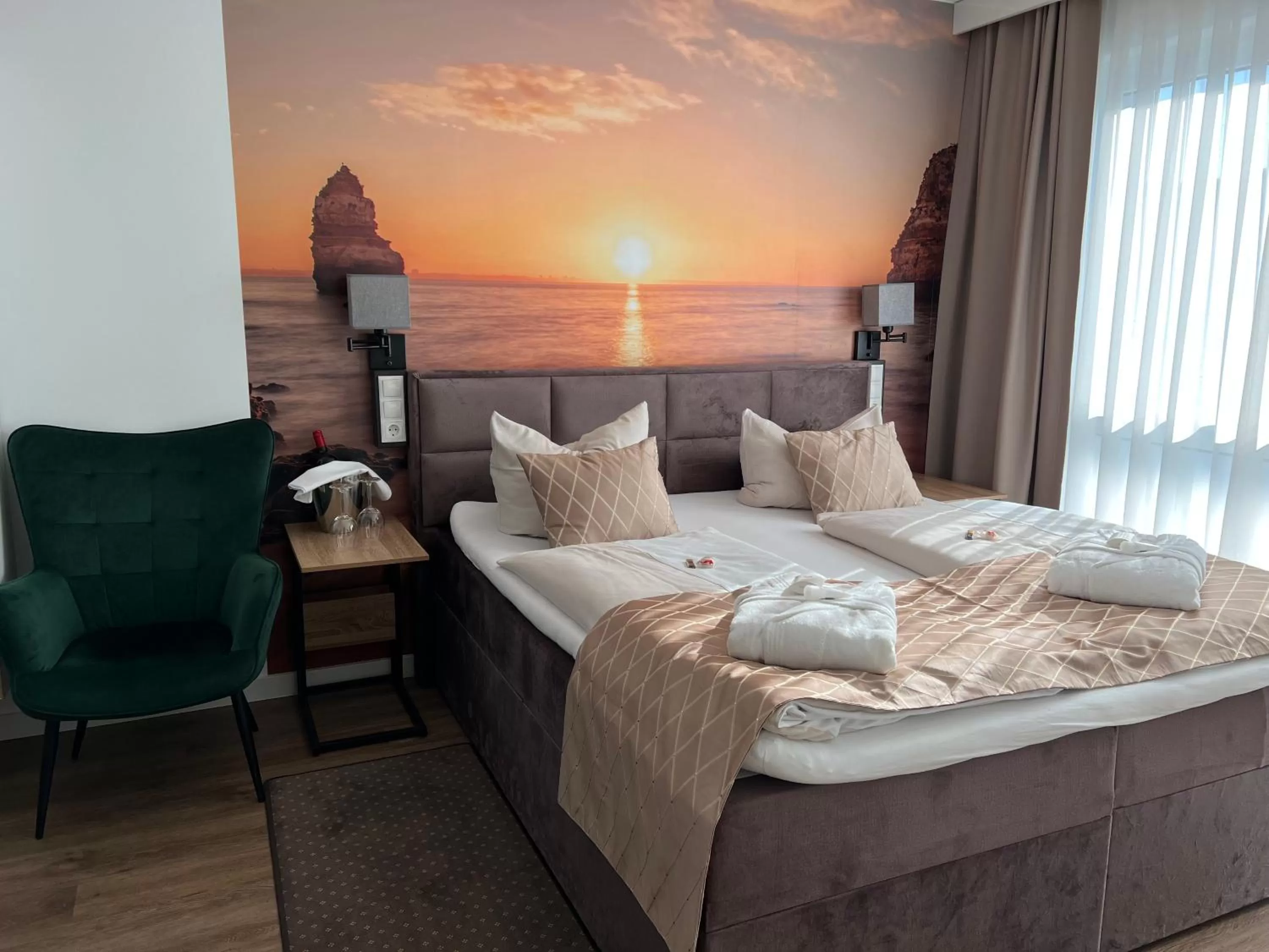 Photo of the whole room, Bed in Hotel Ammerländer Hof