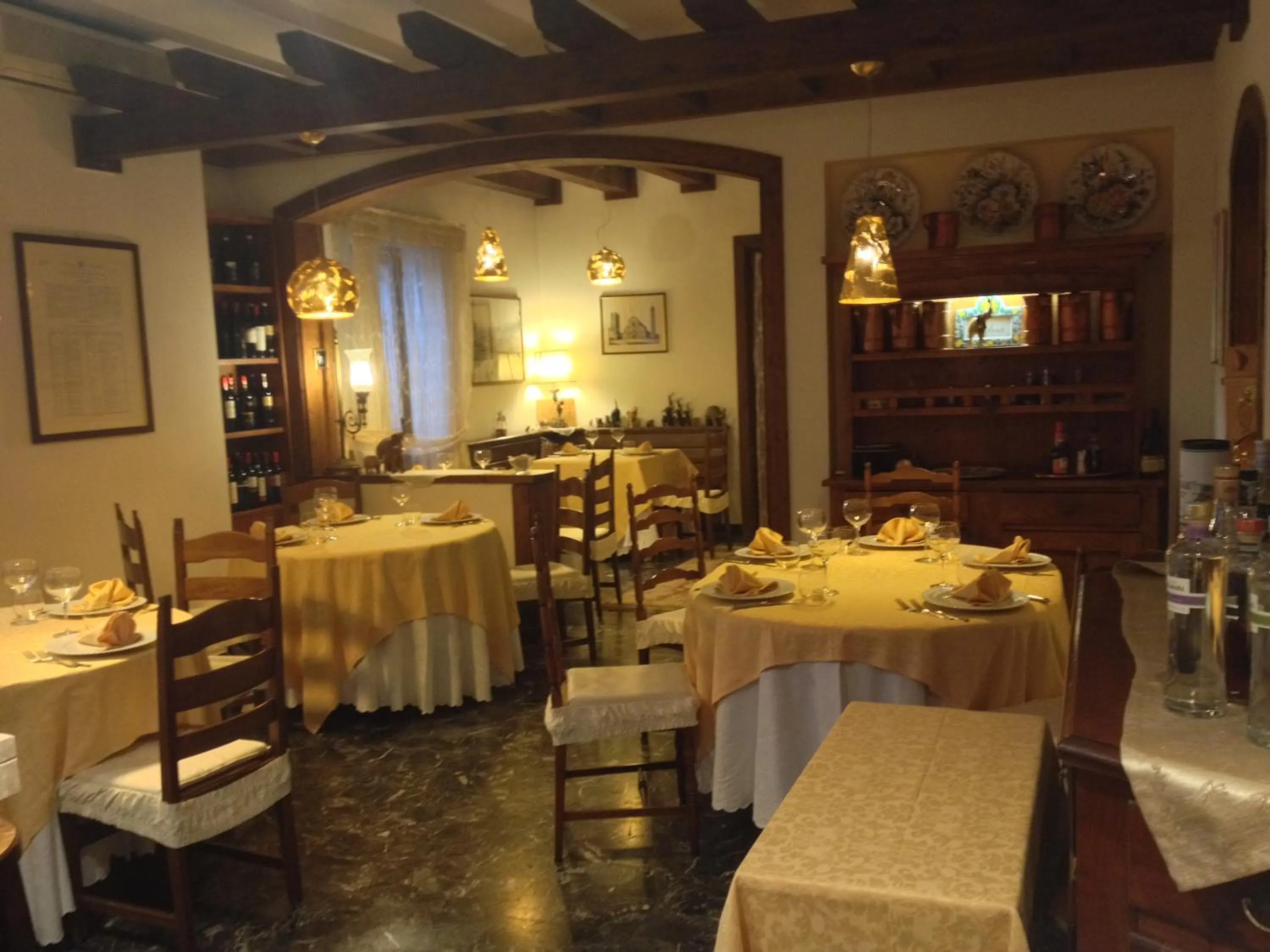 Restaurant/places to eat in Park Hotel Elefante