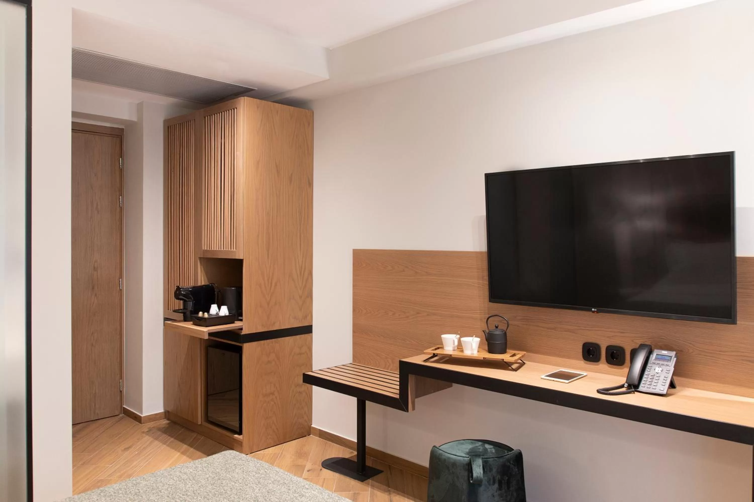 TV and multimedia in 1910 Lifestyle Hotel