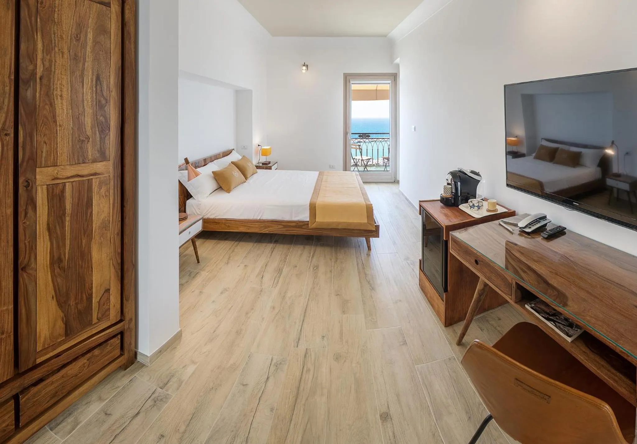 TV and multimedia, Bed in Domus Maris Relais Boutique Hotel