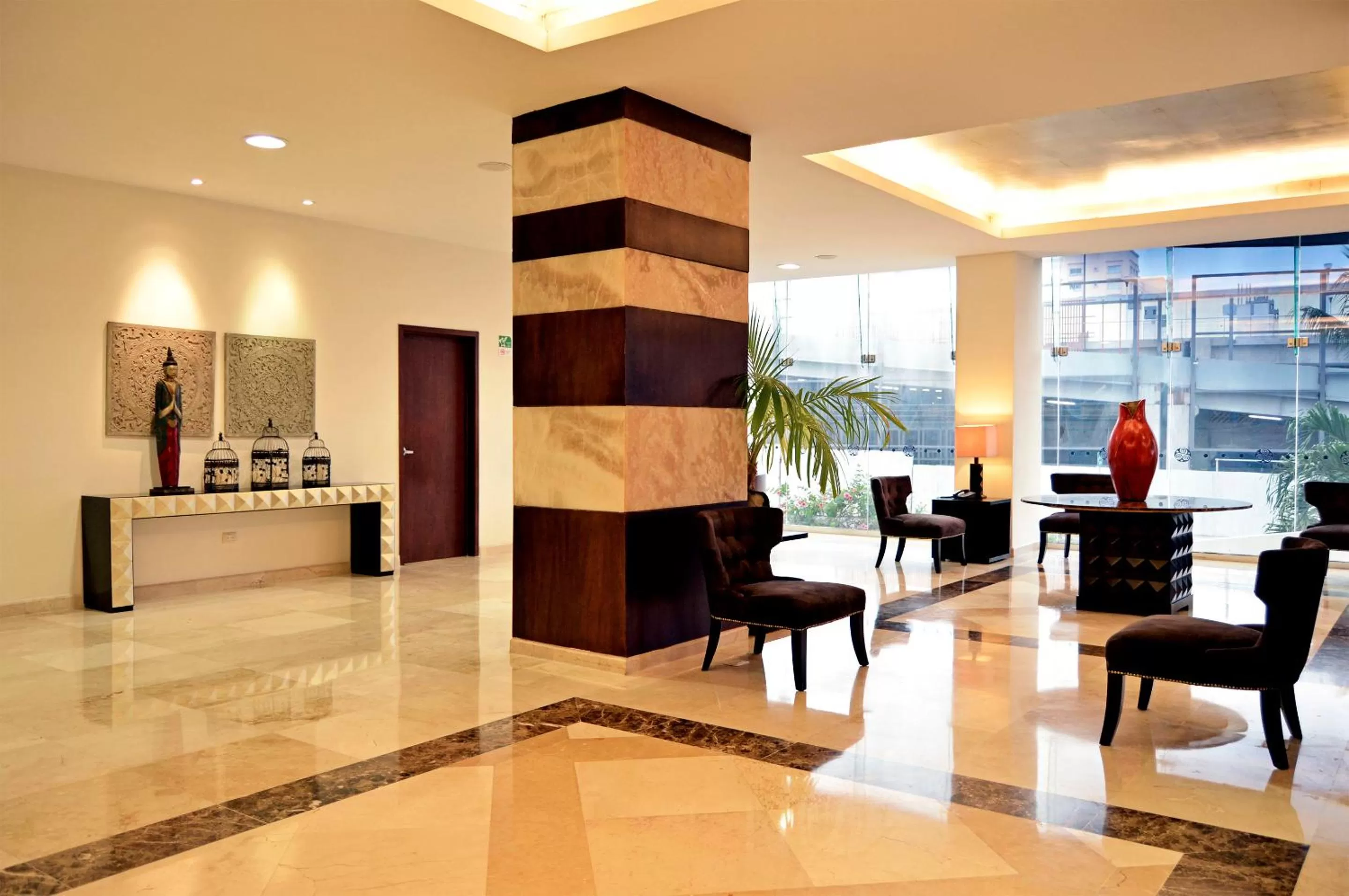 Lobby or reception in Ramada Plaza by Wyndham Veracruz Boca del Rio