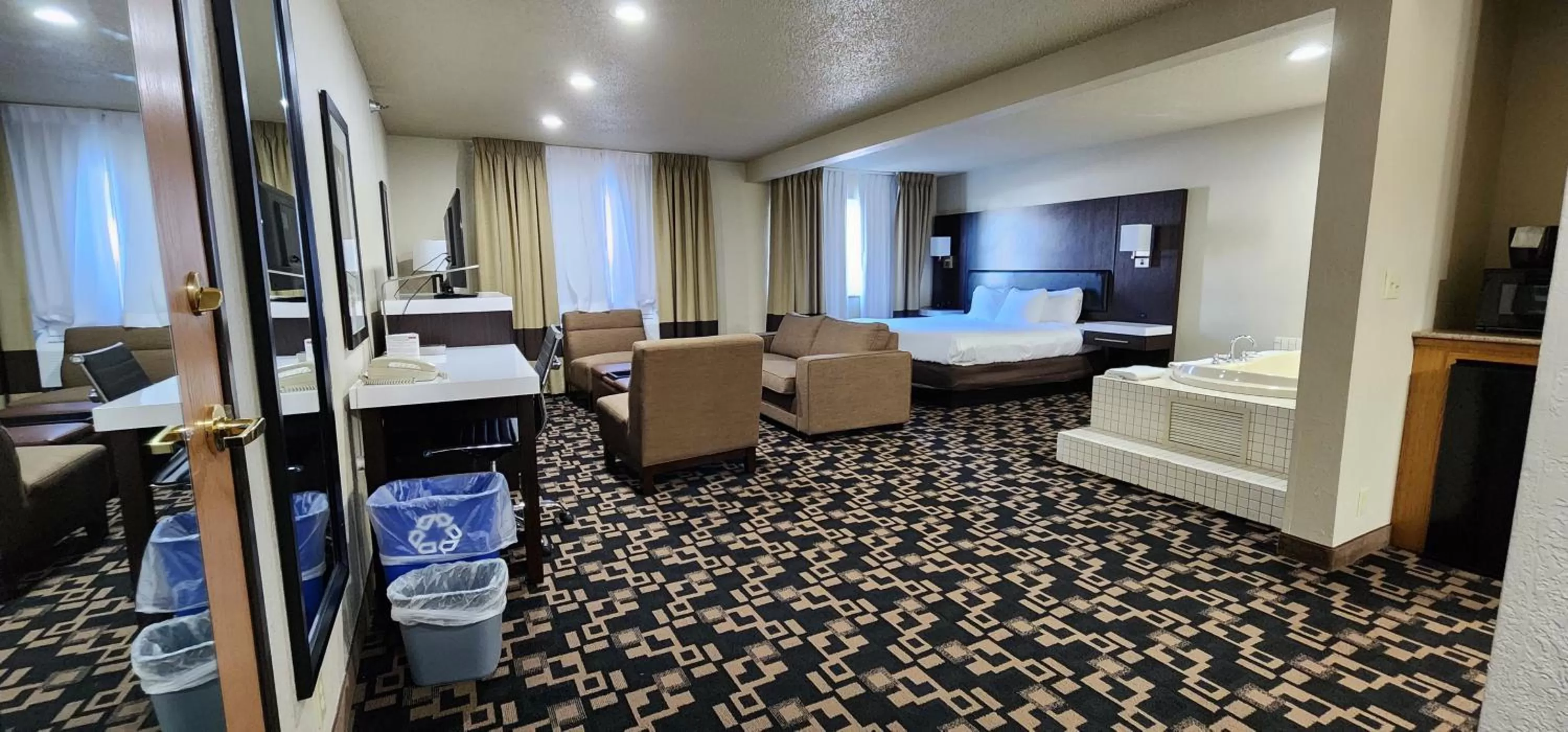 Bedroom, Bed in Comfort Inn & Suites Shakopee Downtown Area