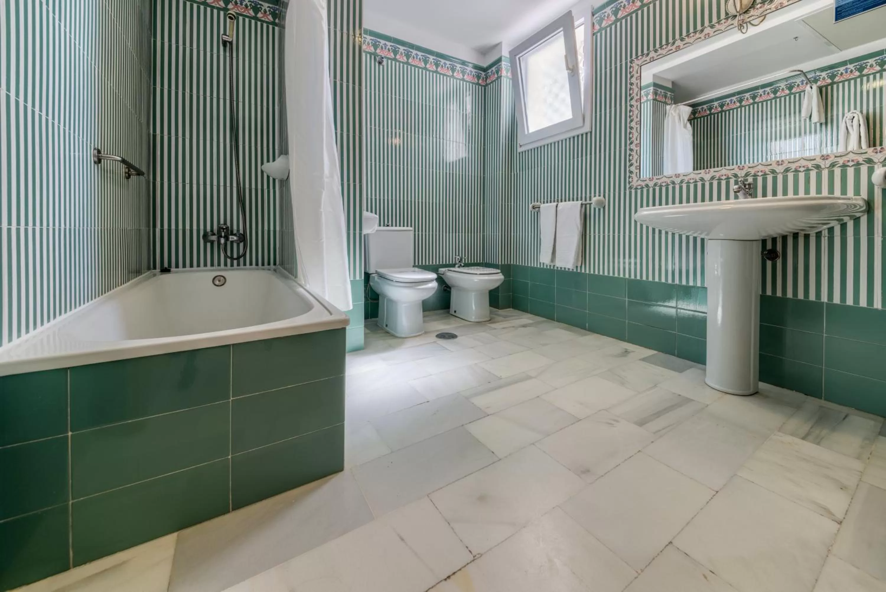 Bathroom in Hotel La Española