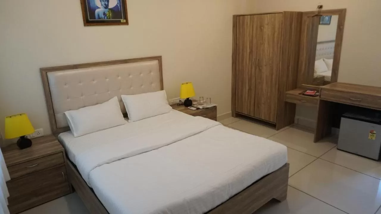 Bed in Hotel Arambol Arbour