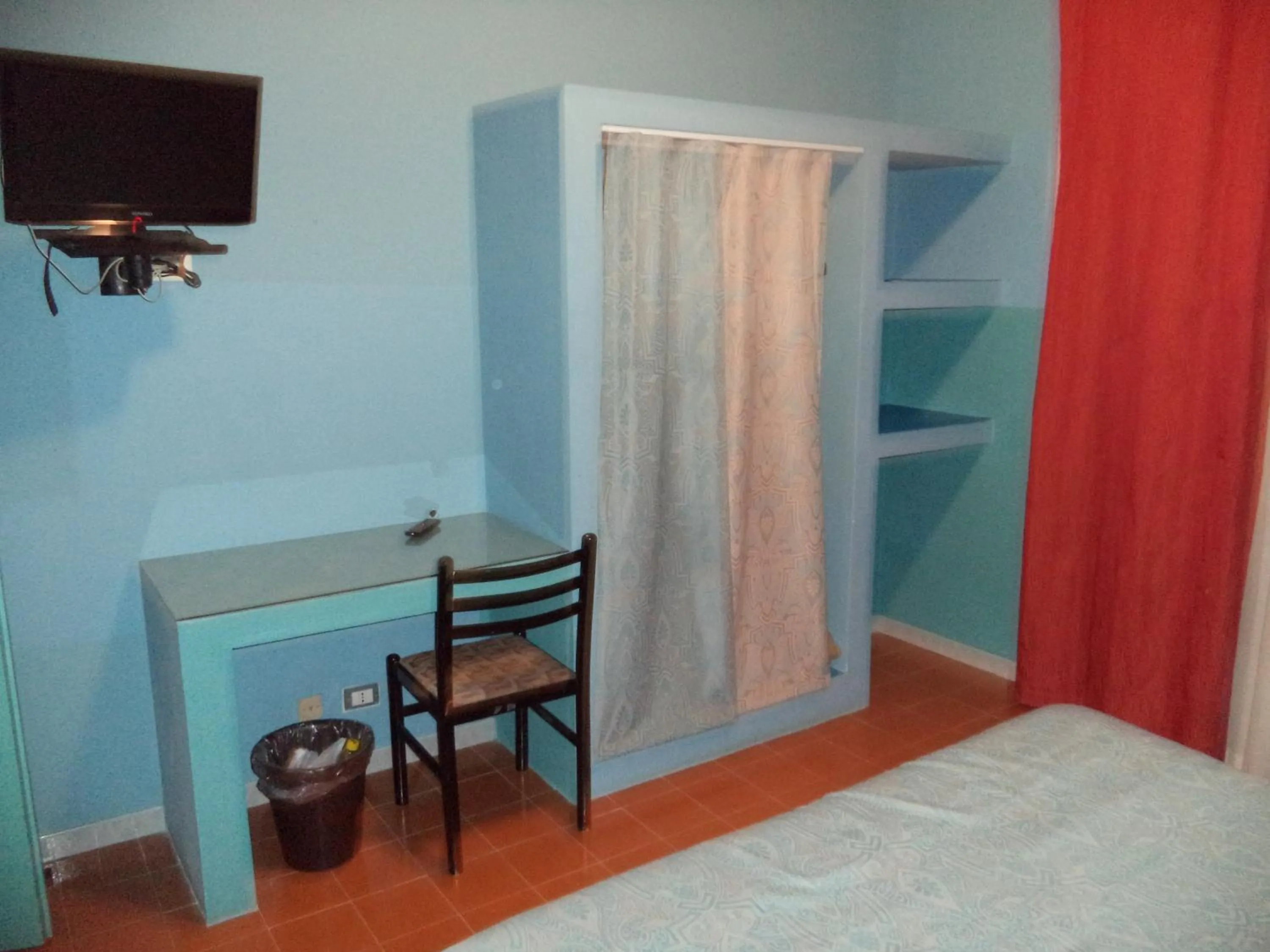 Balcony/Terrace, Bed in Hotel Scala Greca