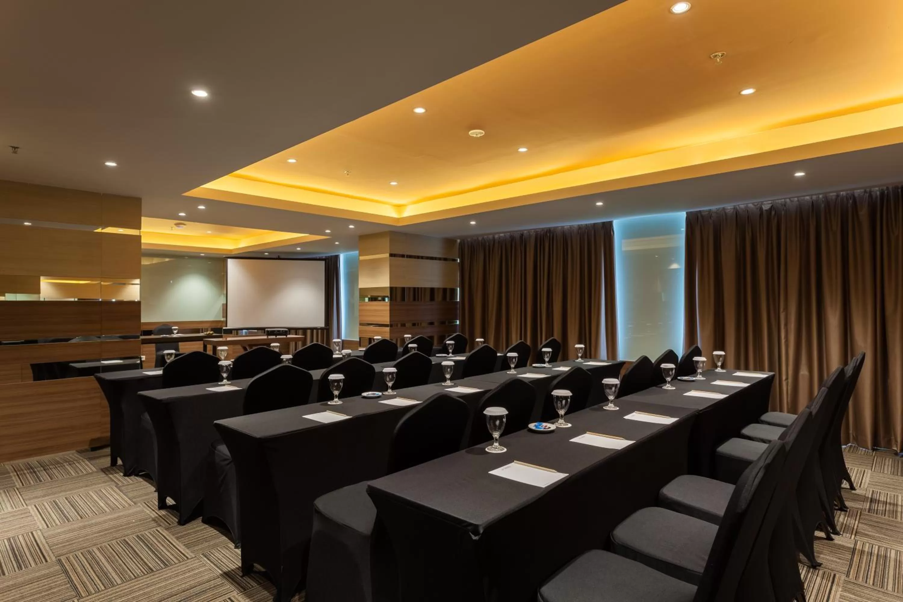 Business facilities in Sahid Serpong