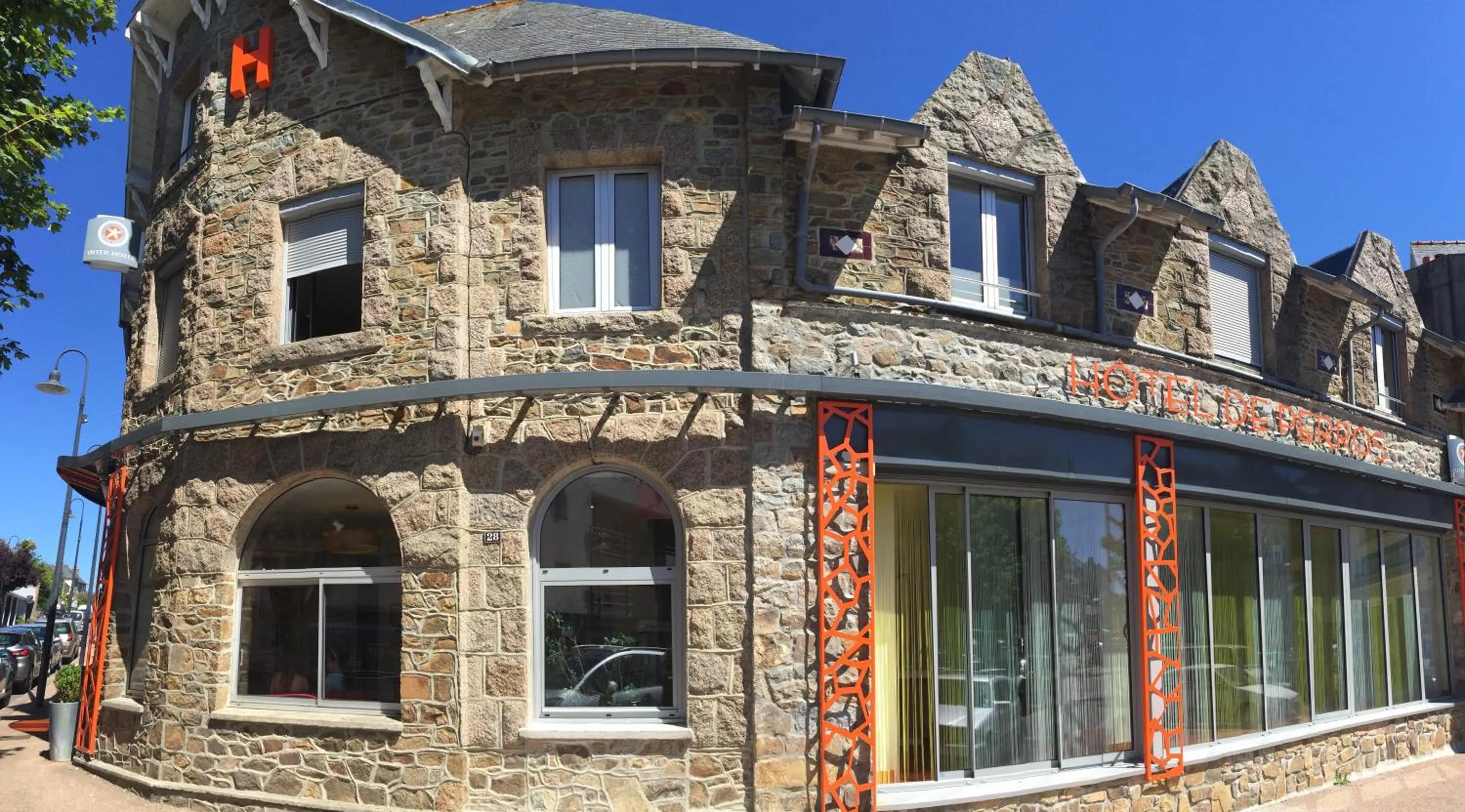 Facade/entrance in Hôtel de Perros, The Originals Boutique