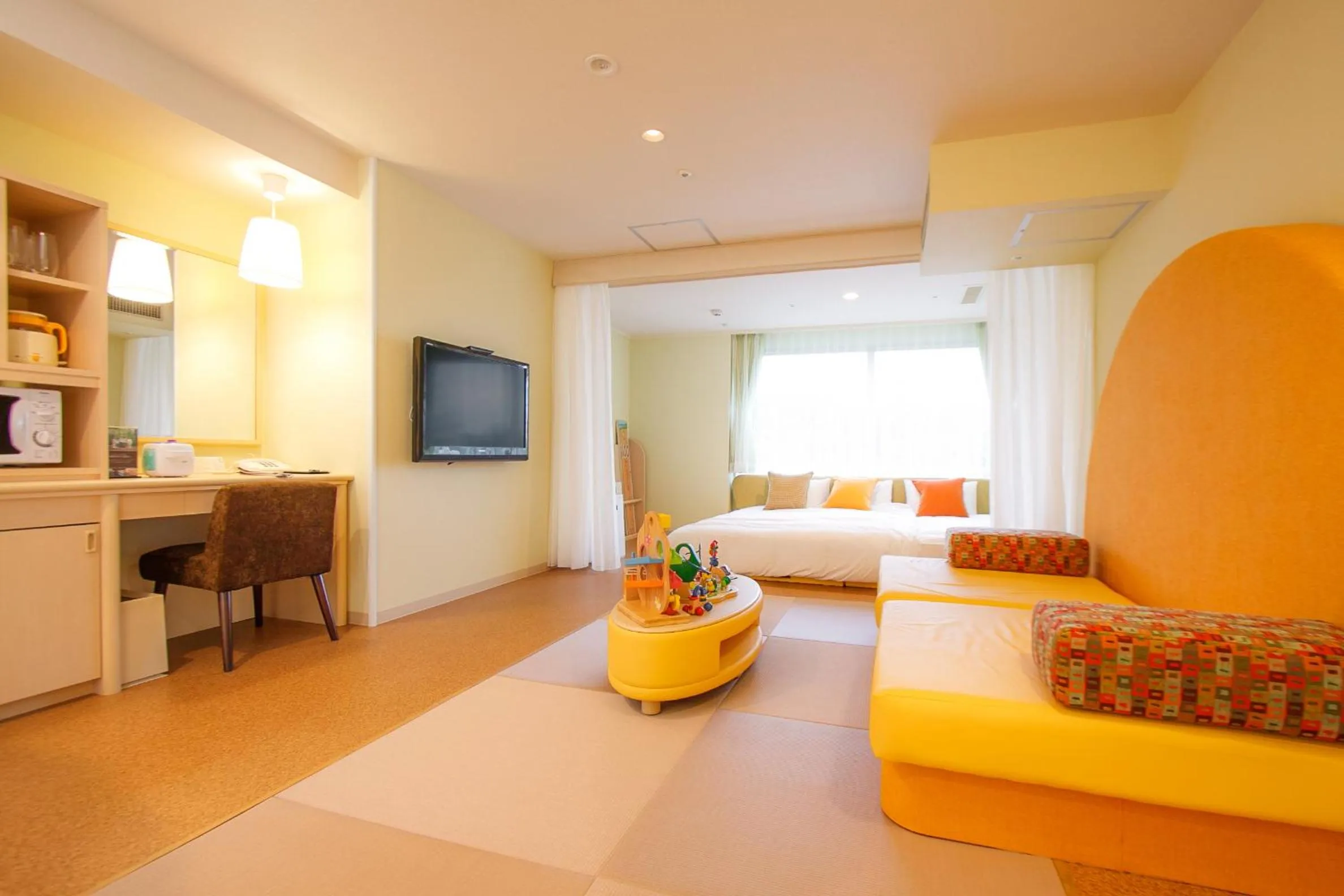 Spring, Bed in Hotel Epinard Nasu