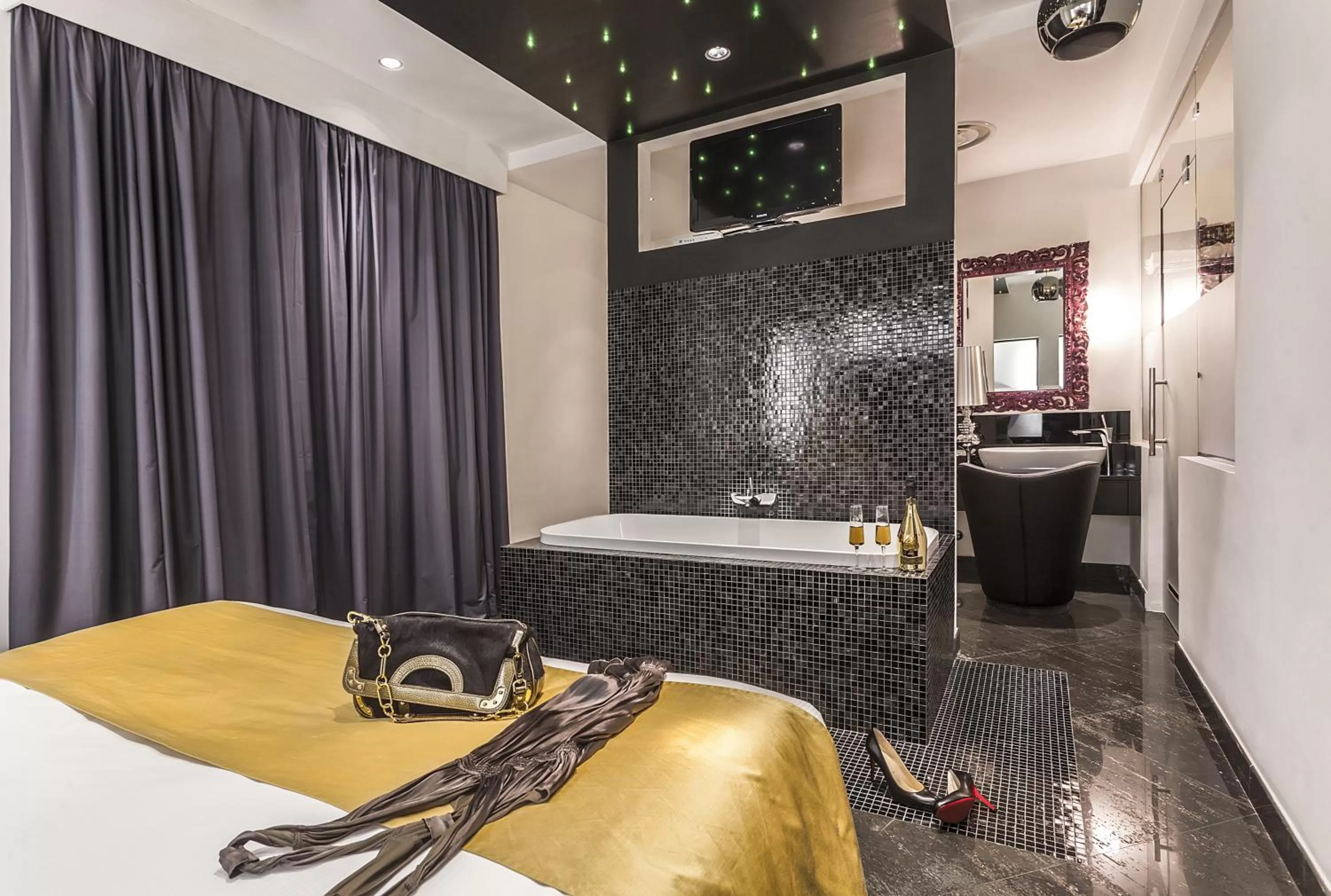 Photo of the whole room in JC Hotel