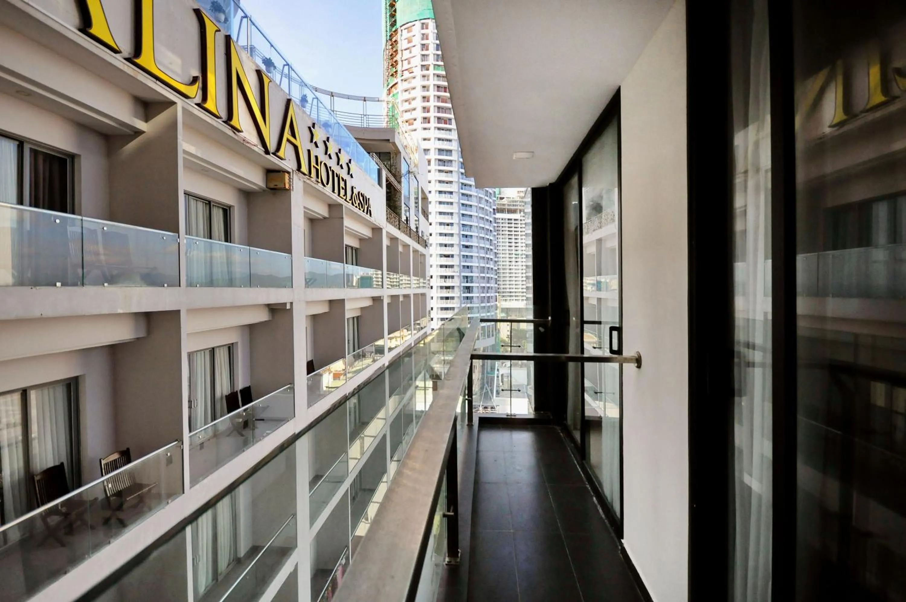 Holi Beach Hotel & Apartments