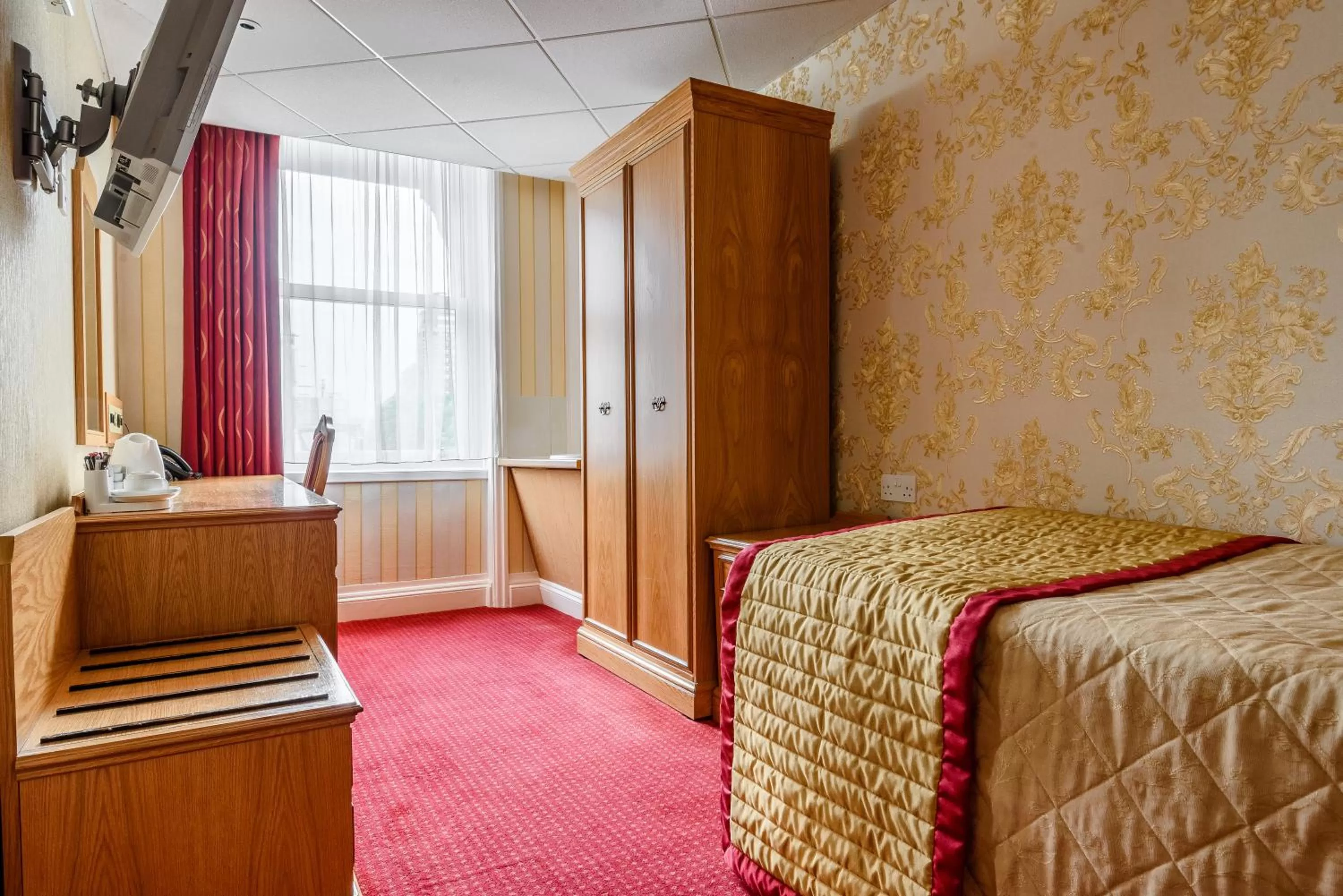 Bed in The Montana Hotel