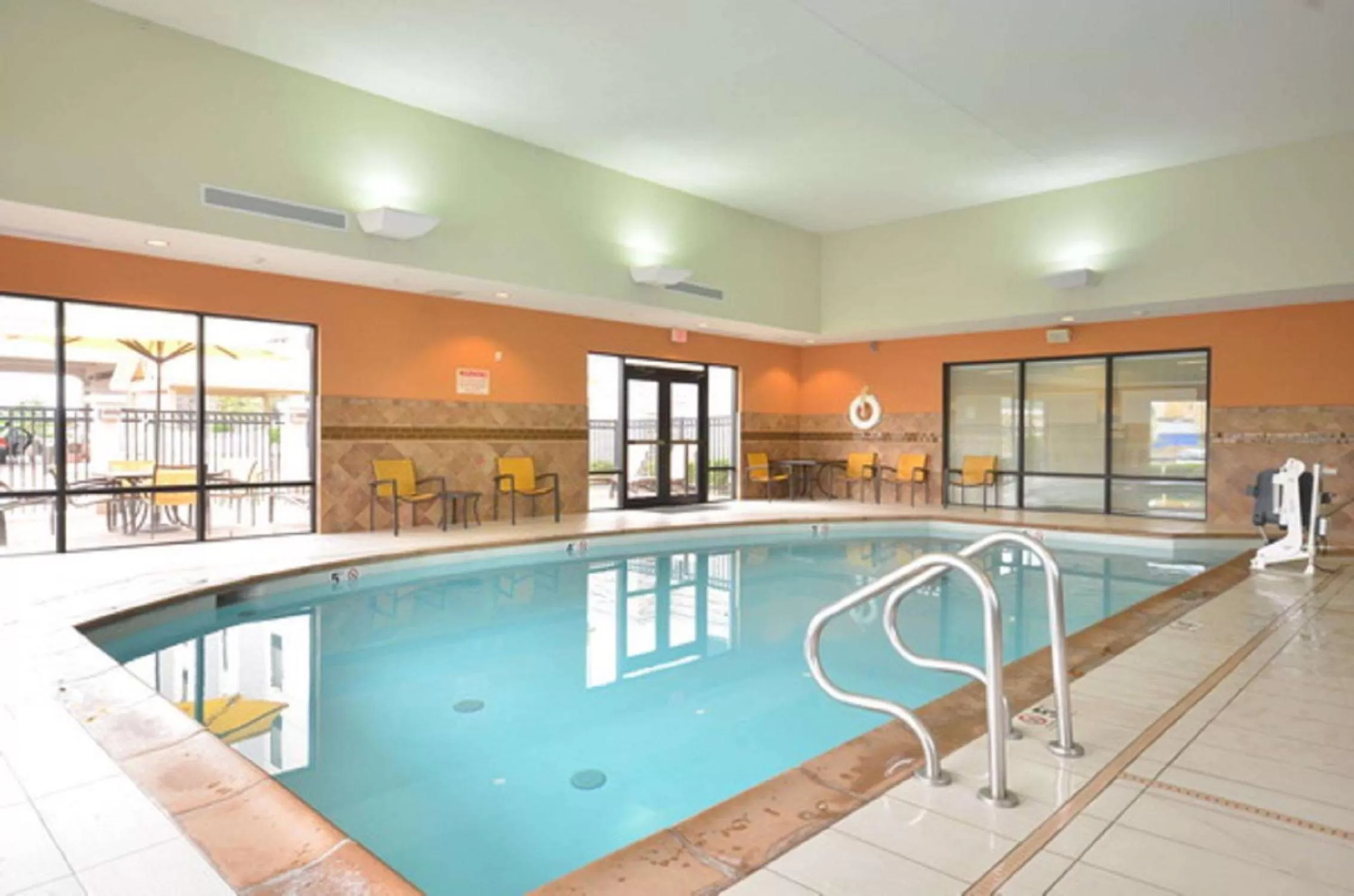 Pool view in Hampton Inn and Suites Tulsa/Catoosa