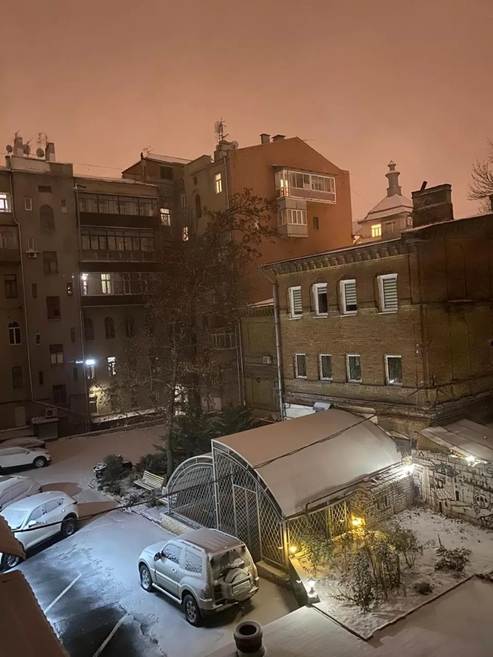 Night in YELLOW UNLIMITED HOTEL 4