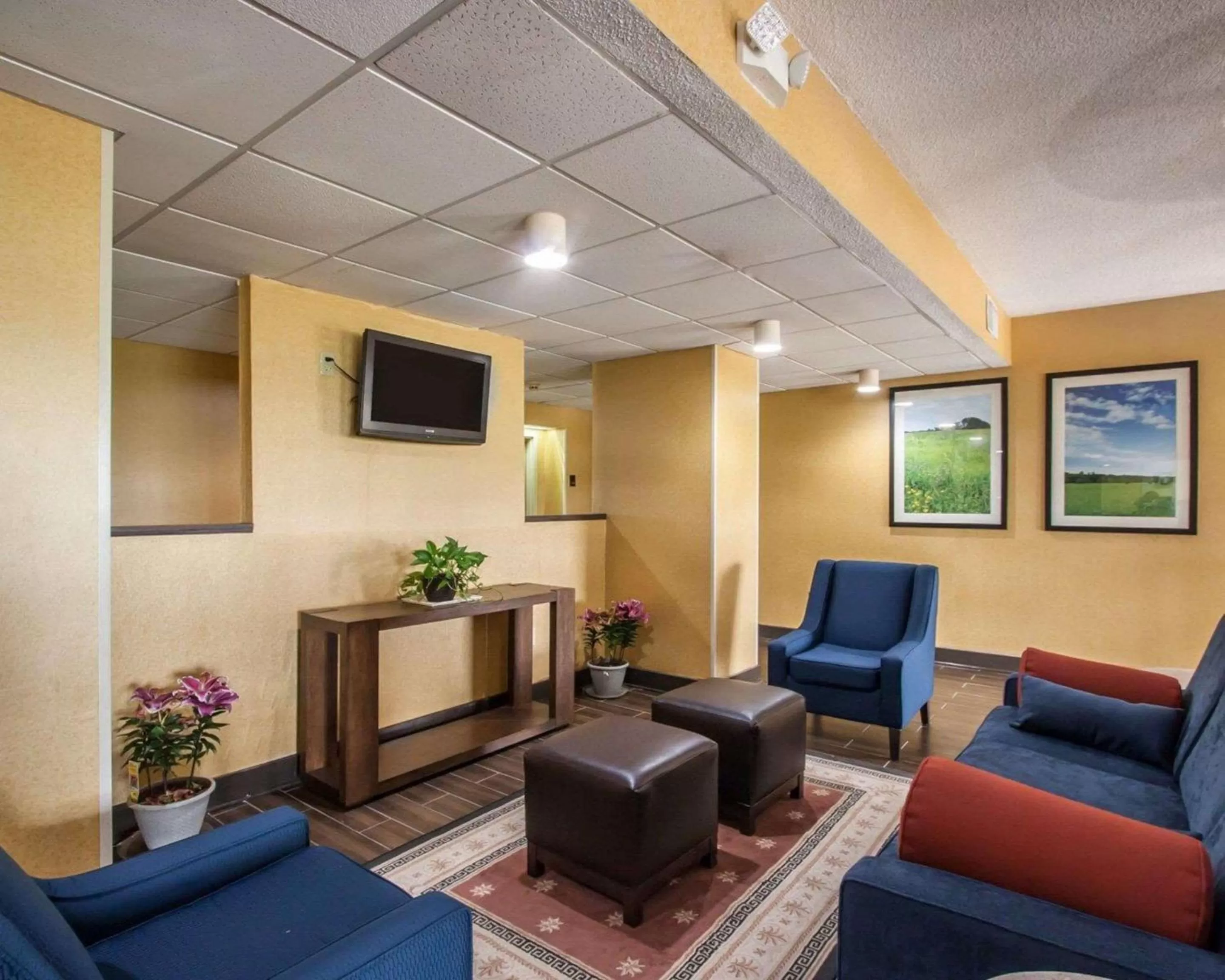 Lobby or reception in Quality Inn Hayti North