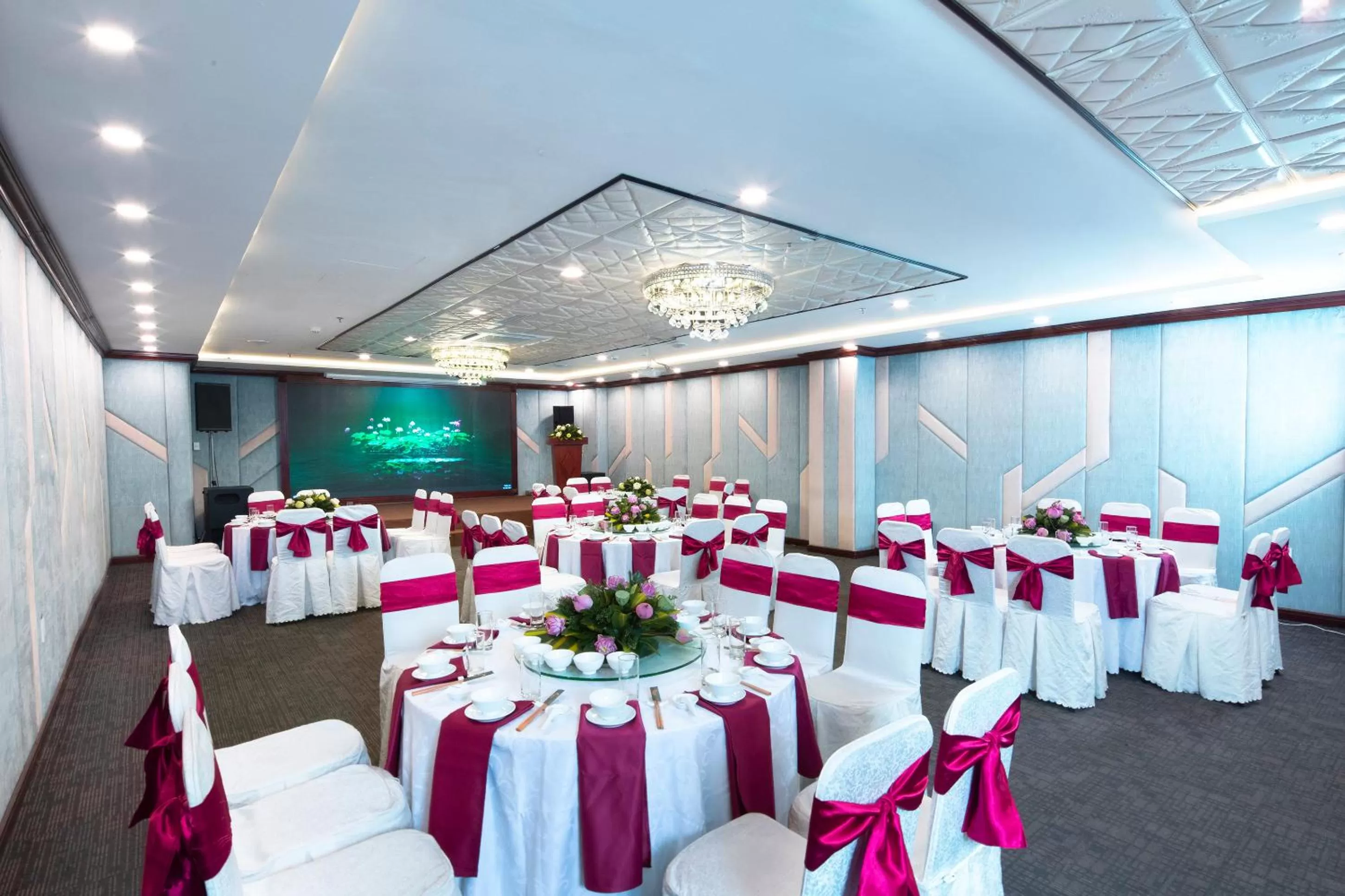 Meeting/conference room in Happy Life Grand Hotel & Rooftop Skybar