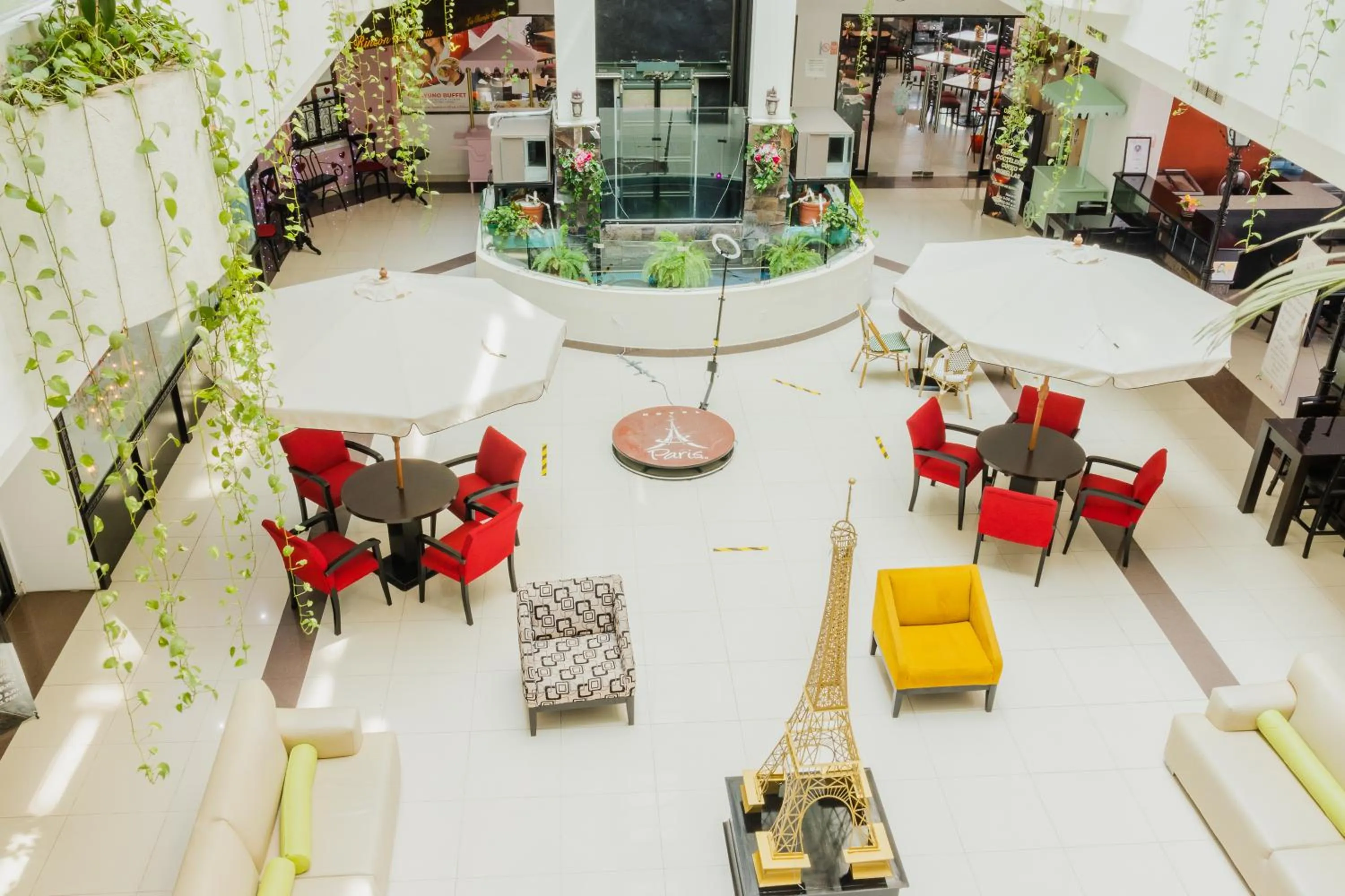 Living room in Paris FC Hotel