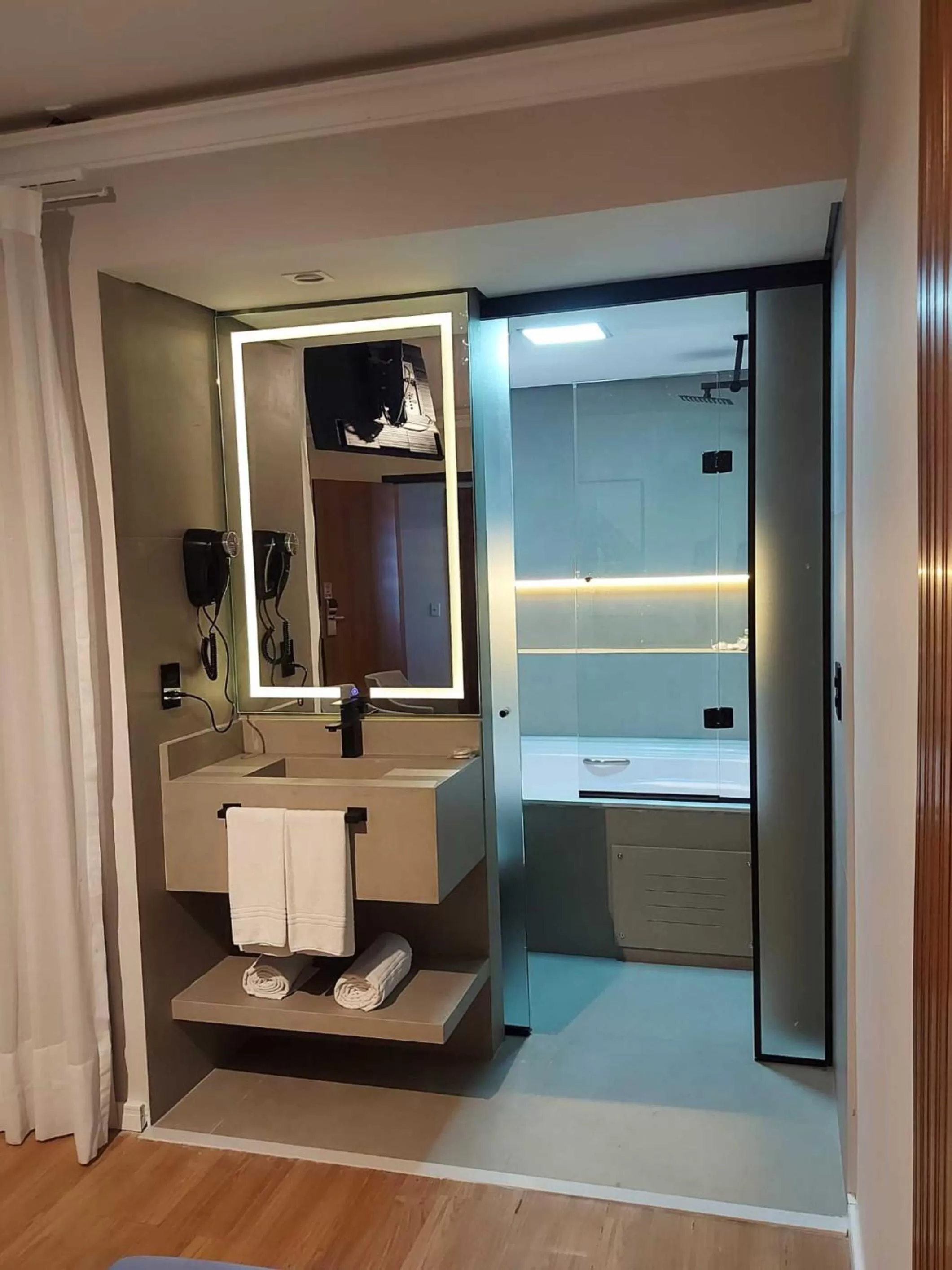 Bedroom in Summit Hotel Monaco