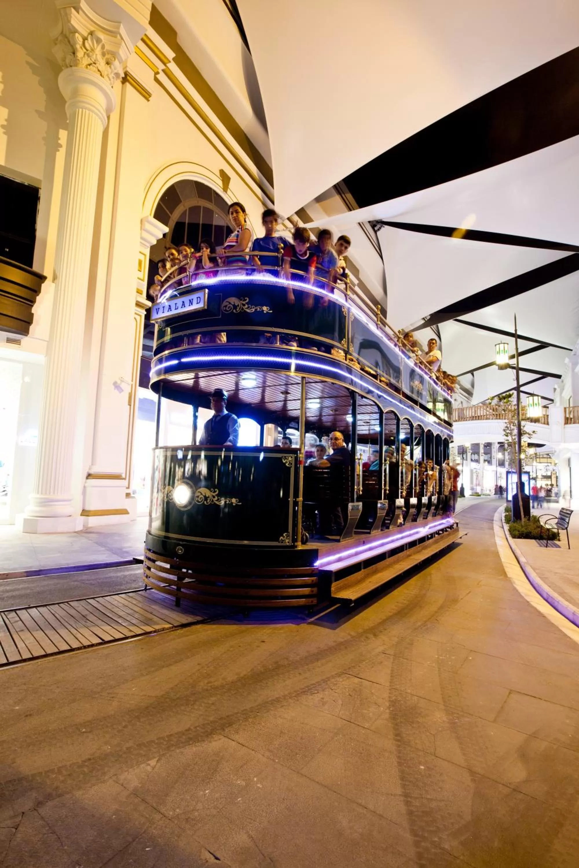 Area and facilities in Vialand Palace Hotel