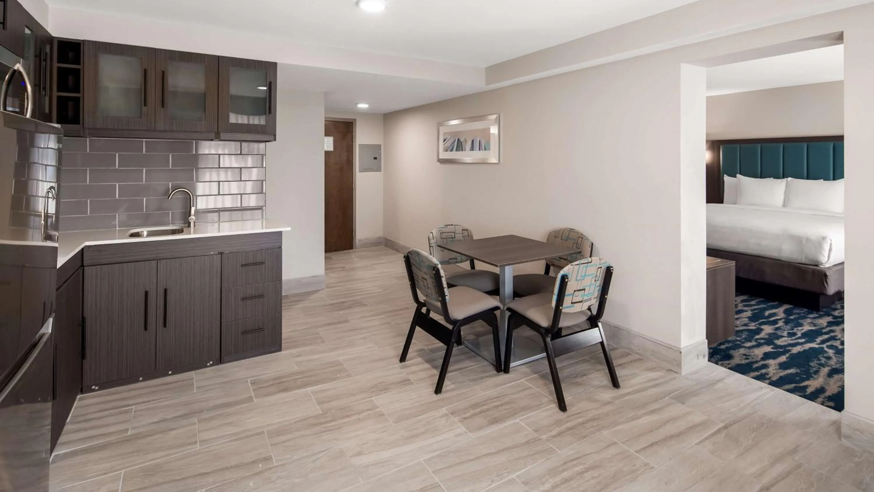 Photo of the whole room, Bed in Best Western Plus Executive Residency Nashville