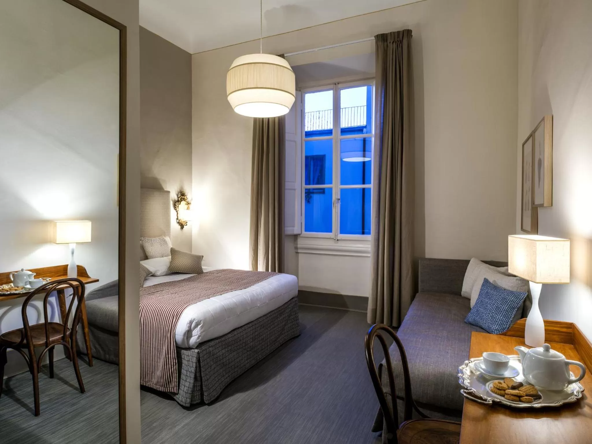 Photo of the whole room, Bed in Alfieri9