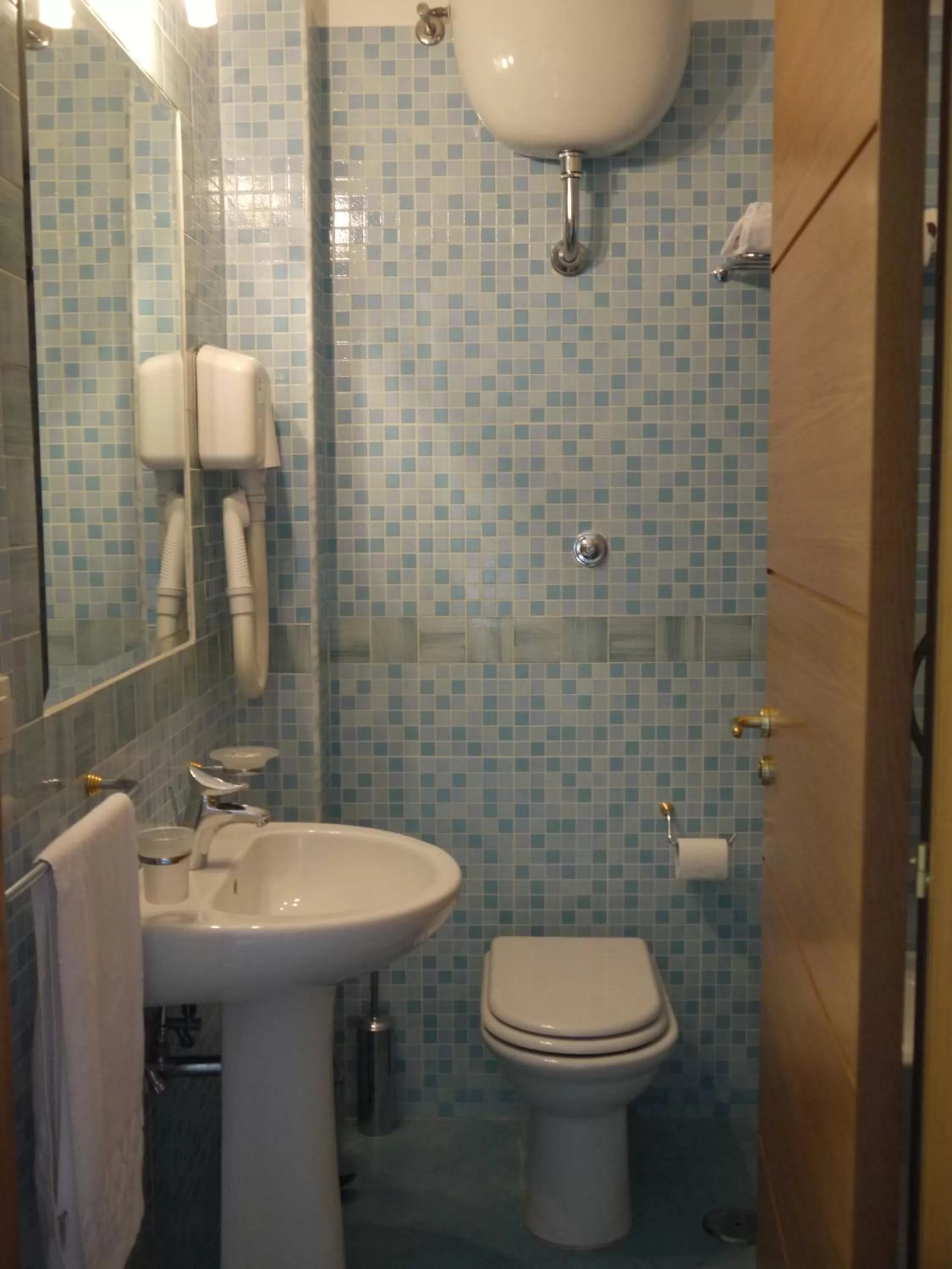 Shower in City Hotel