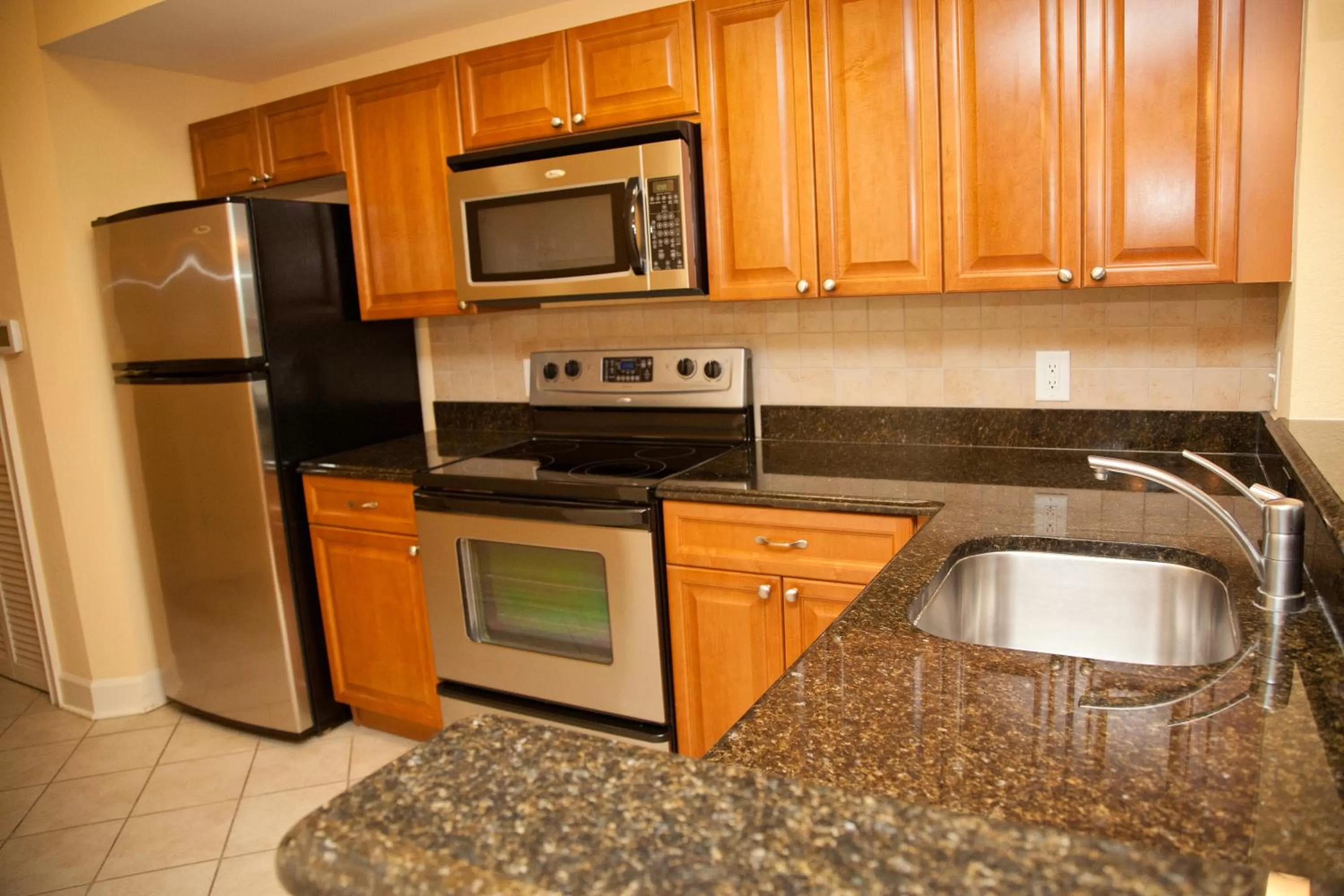 Kitchen or kitchenette, Kitchen/Kitchenette in The Horizon at 77th