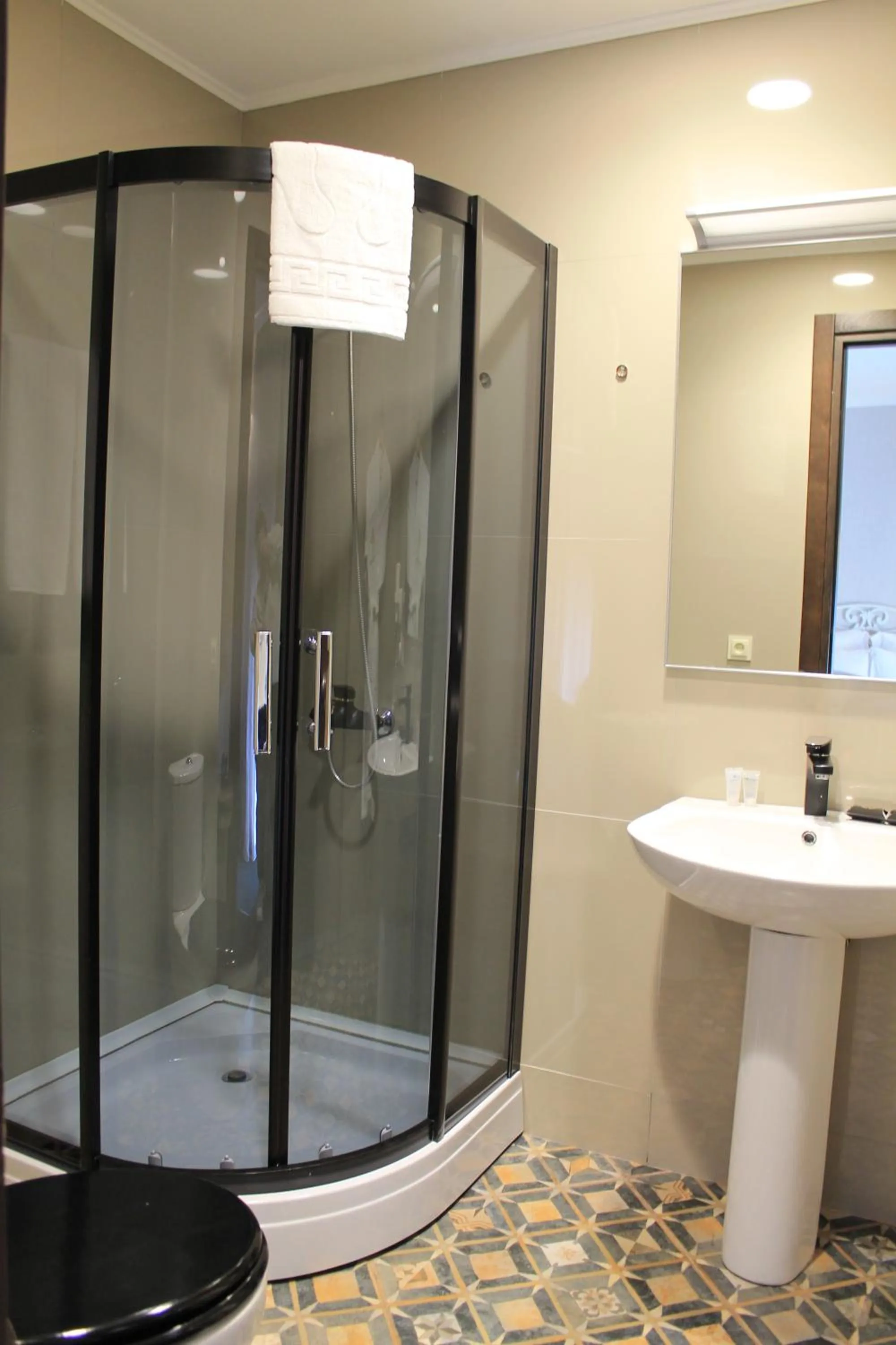Shower in Redline Hotel