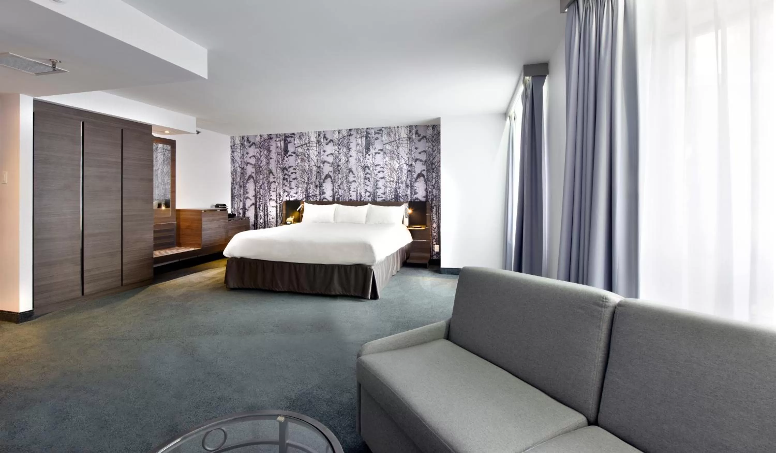 Photo of the whole room, Bed in Novotel Ottawa City Centre Hotel