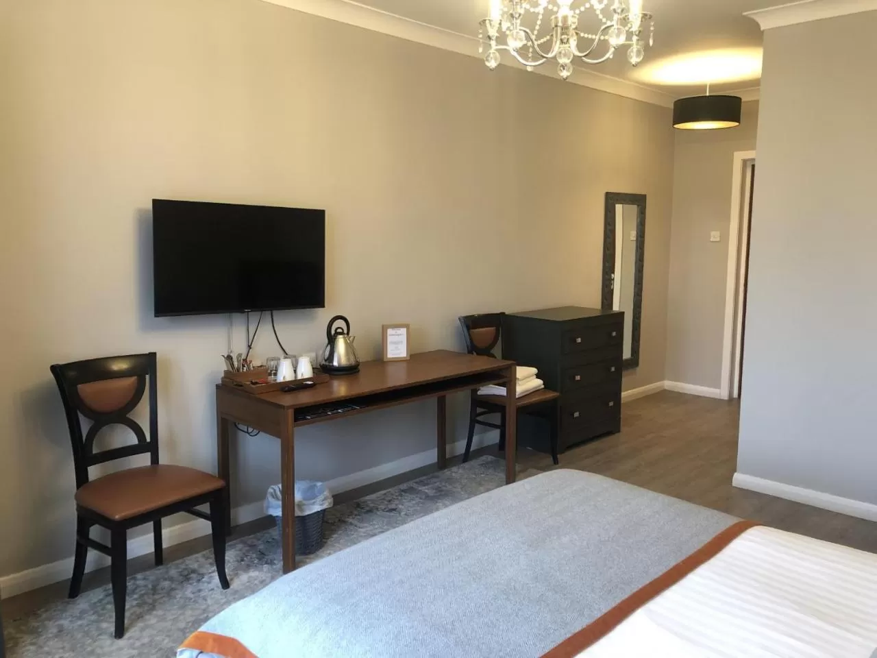 Bed in Michelangelos - Rooms, Restaurant & Bar