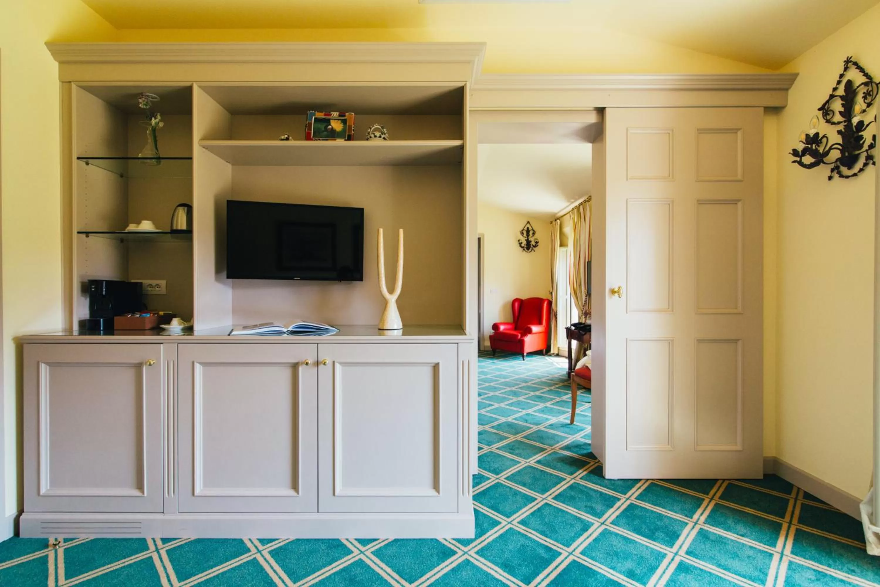 TV and multimedia in Villa Abbondanzi Resort