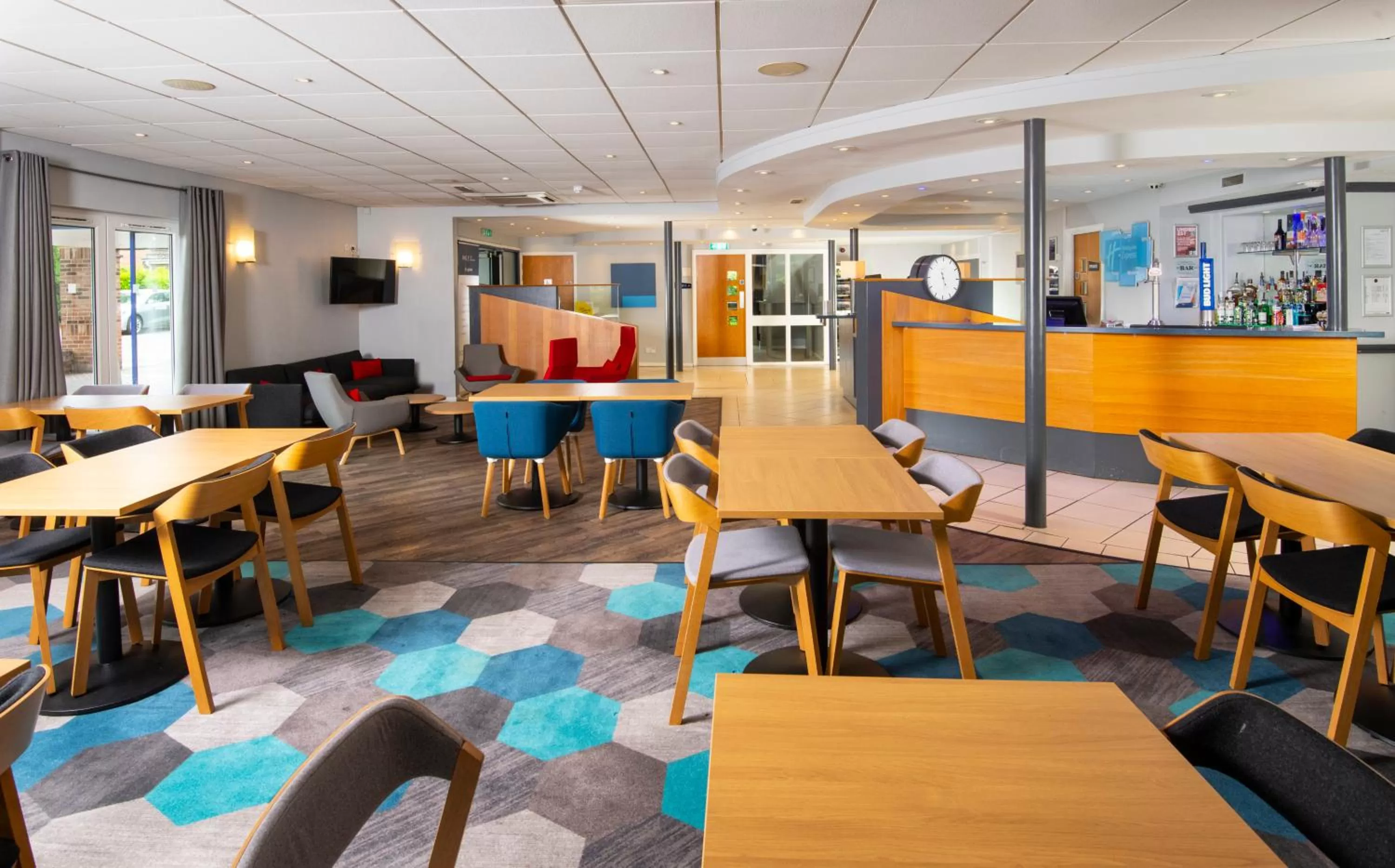 Lobby or reception in Holiday Inn Express Peterborough by IHG