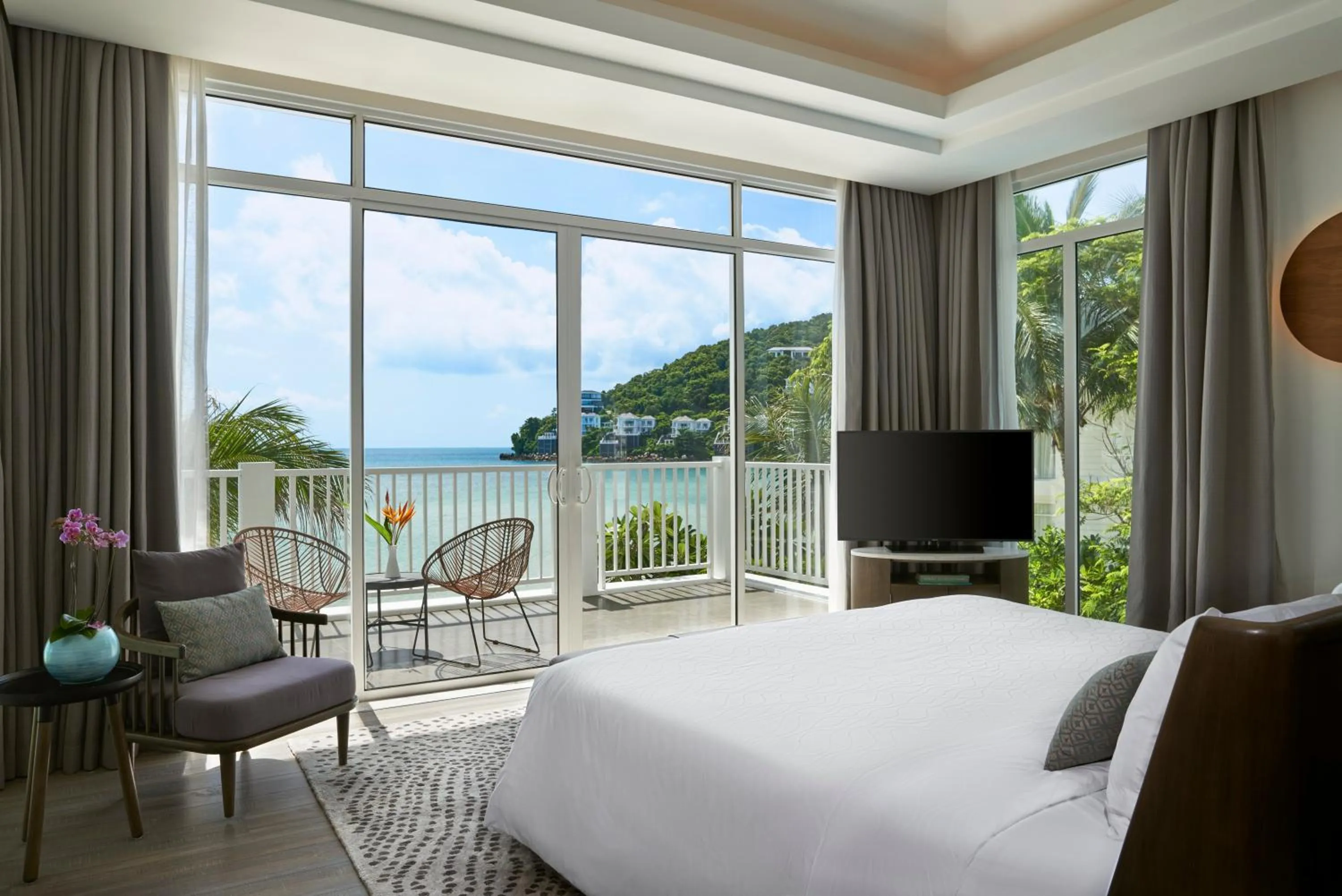 Bed in Premier Village Phu Quoc Resort Managed by Accor