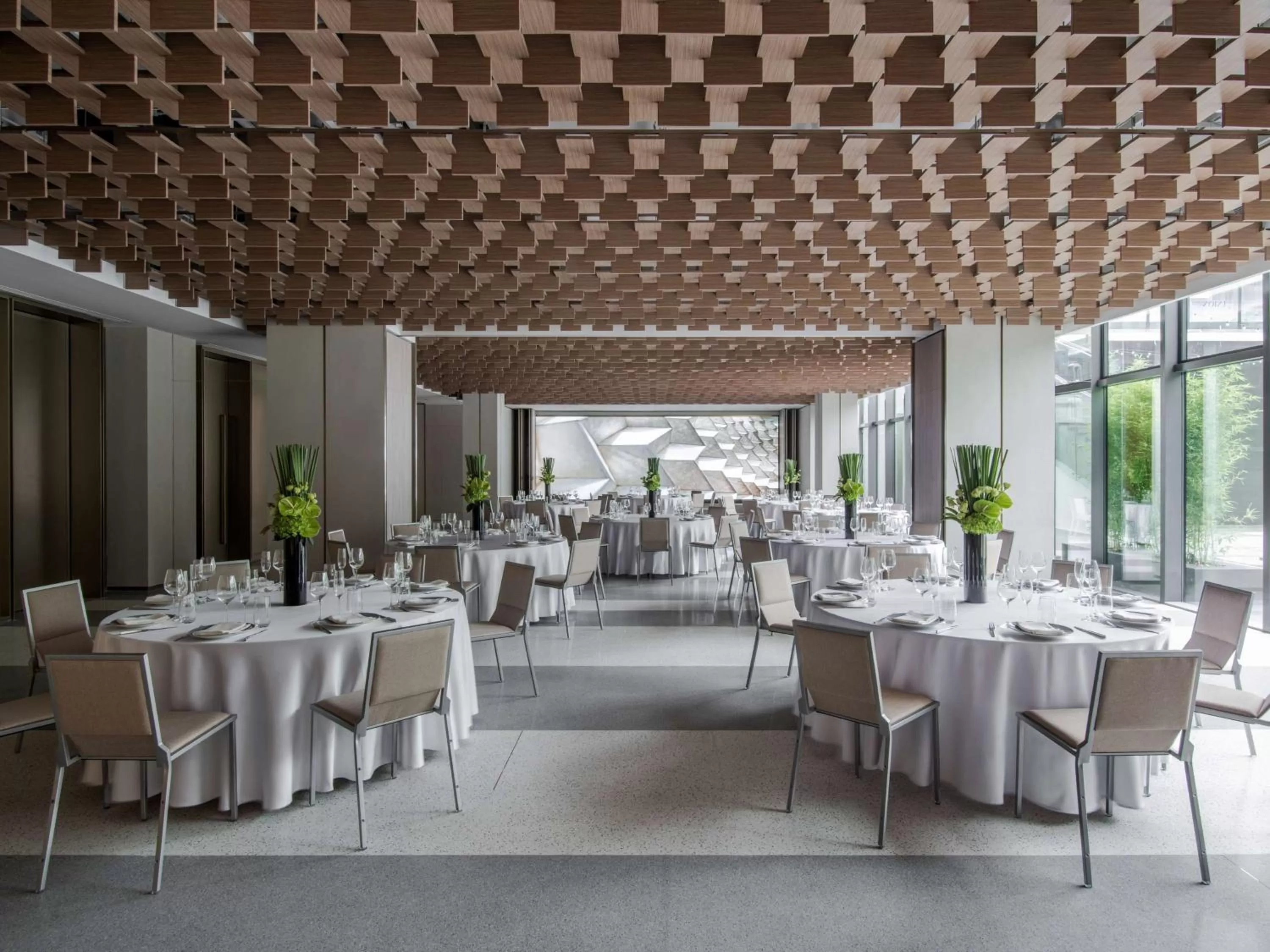 Restaurant/Places to Eat in The Opposite House