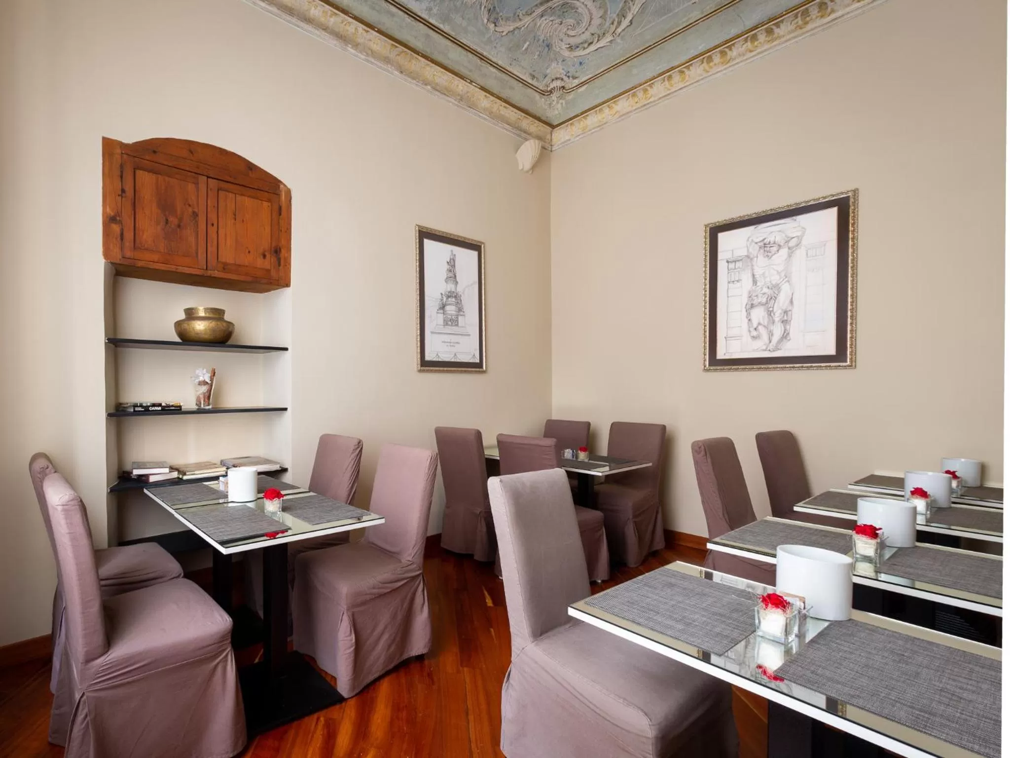 Restaurant/places to eat in HNN Luxury Suites