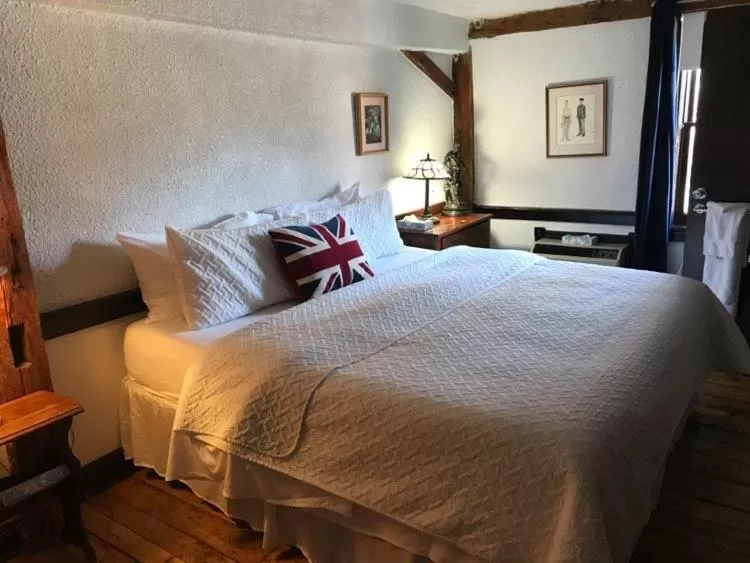 Standard Double Room with Shared Bathroom in The Olde Angel Inn