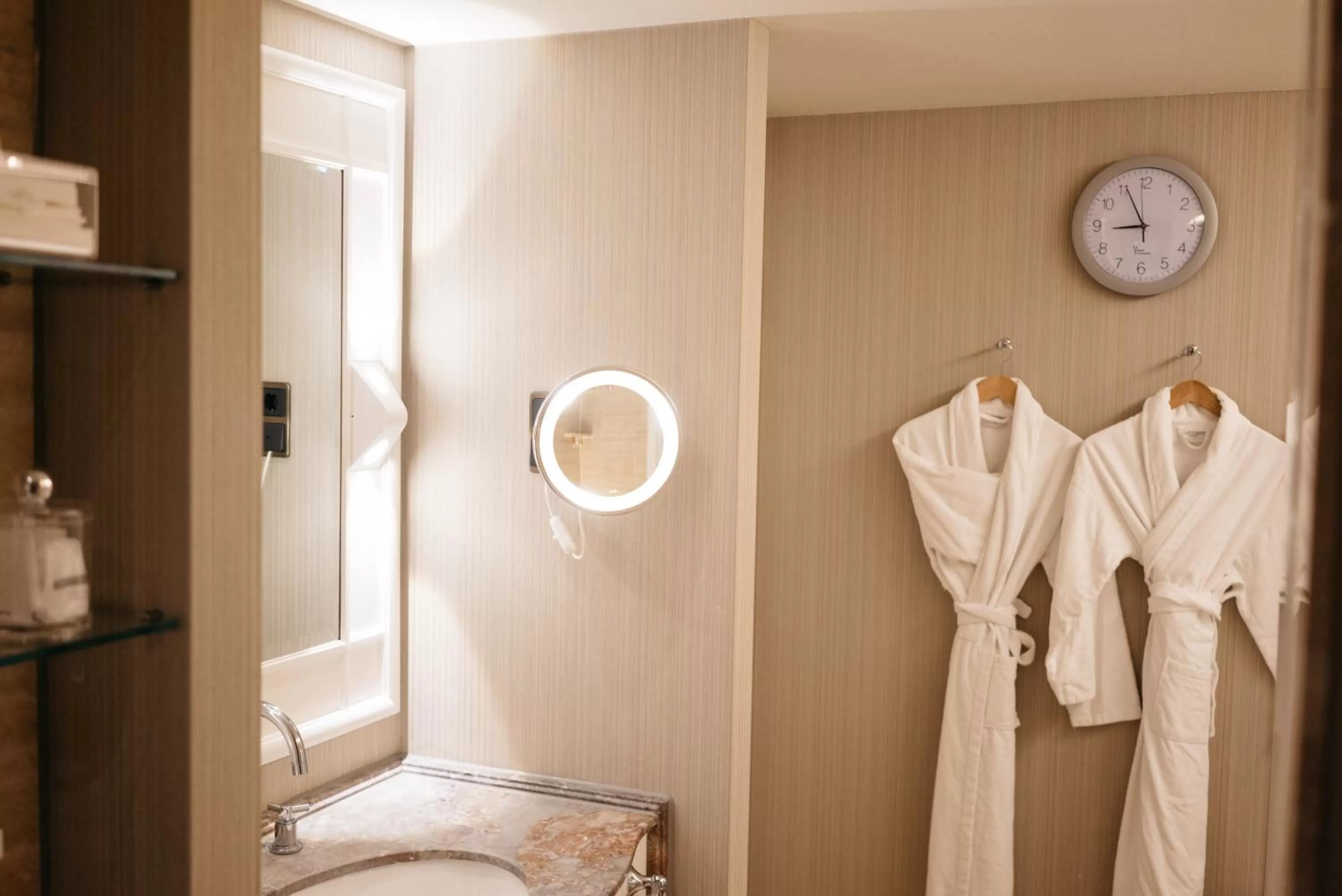 King Room with Rhine View in Hyatt Regency Köln