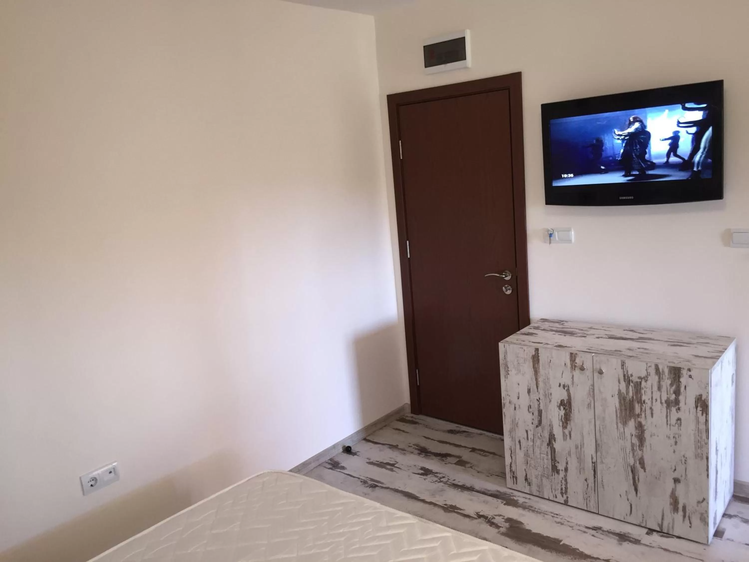 TV/Entertainment Center in Family Hotel Malibu