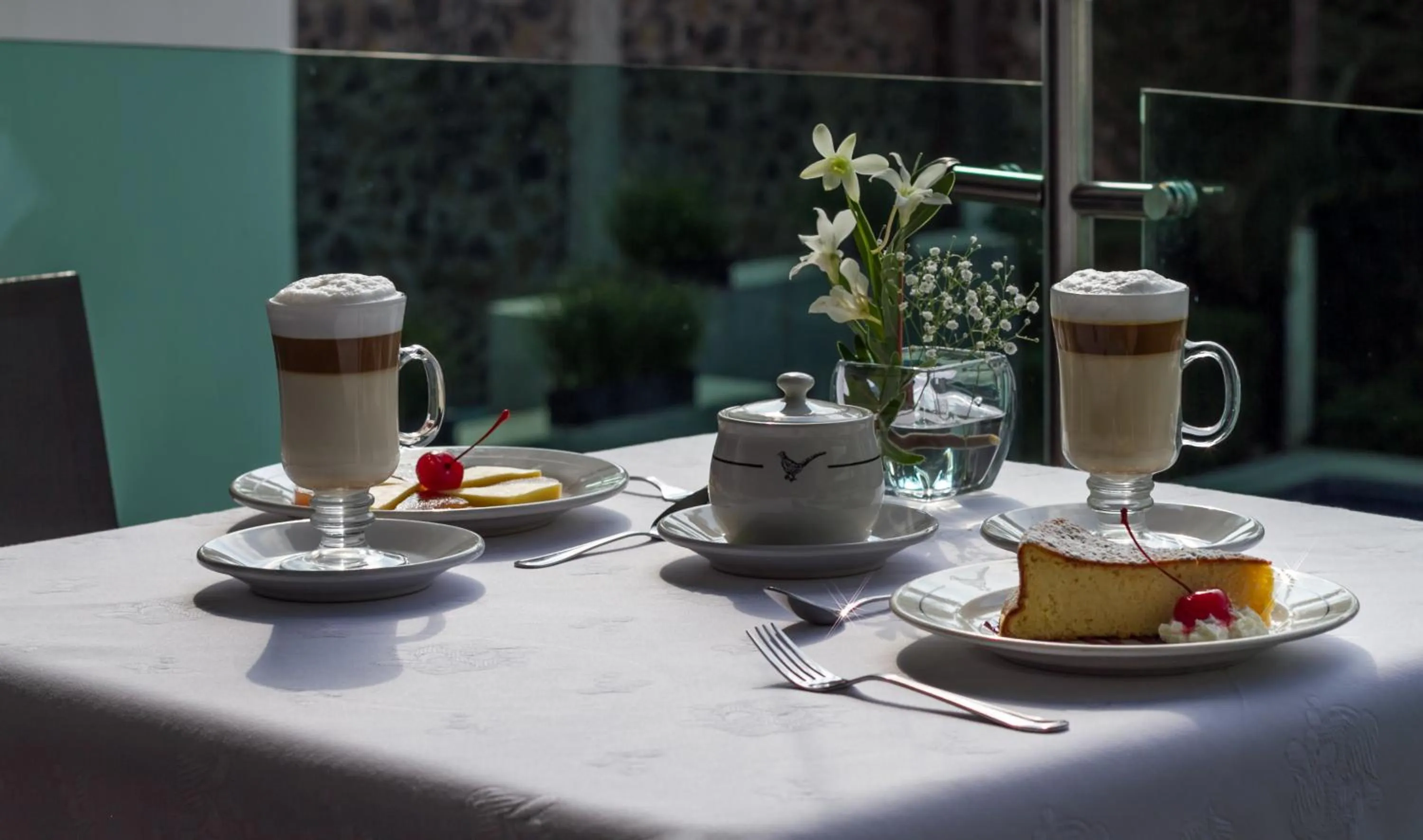 Restaurant/places to eat in Hotel Rio 1300