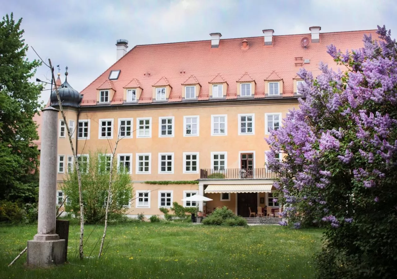 Property building in Naturschlosshotel Blumenthal