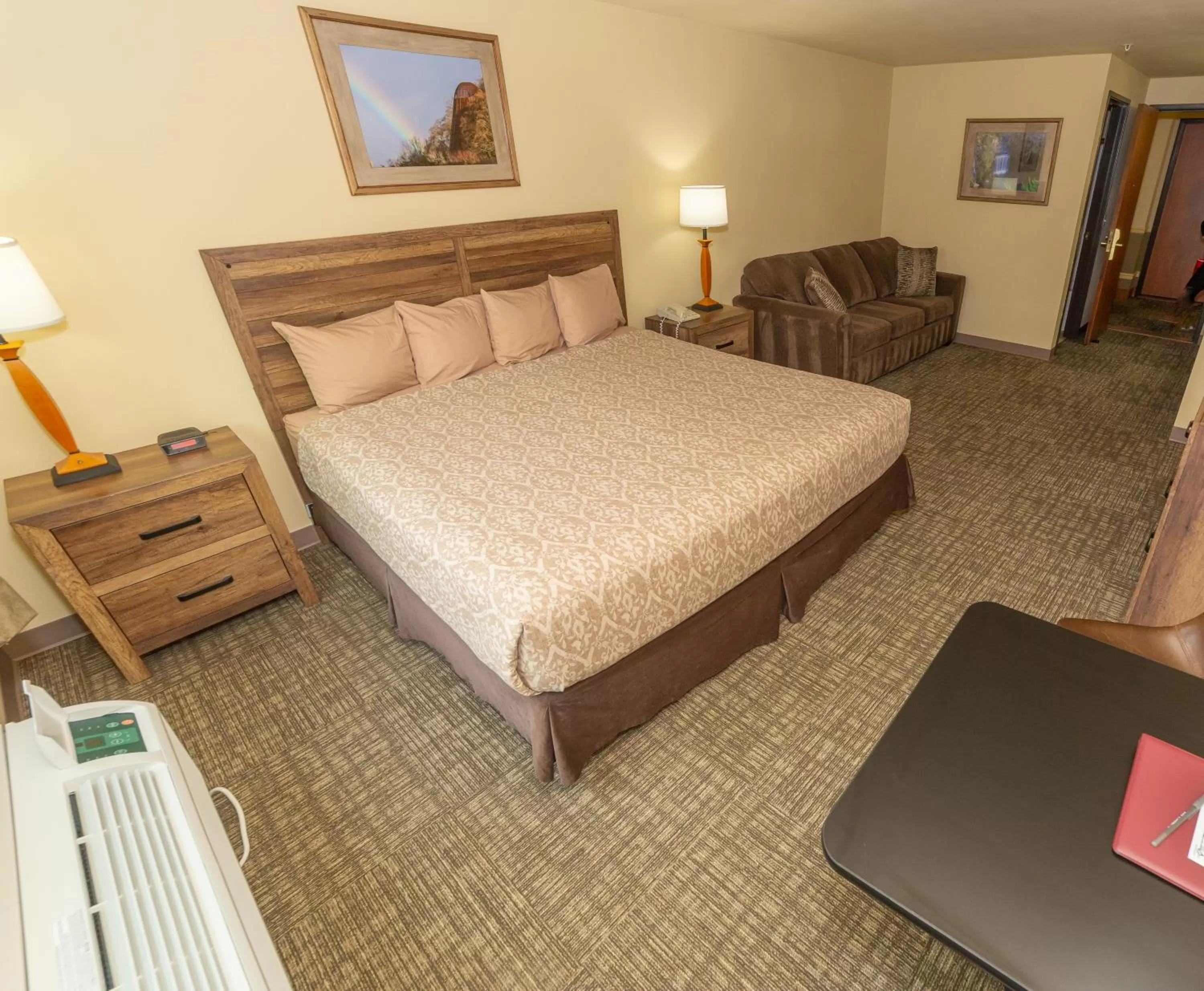 Bed in Clatskanie River Inn