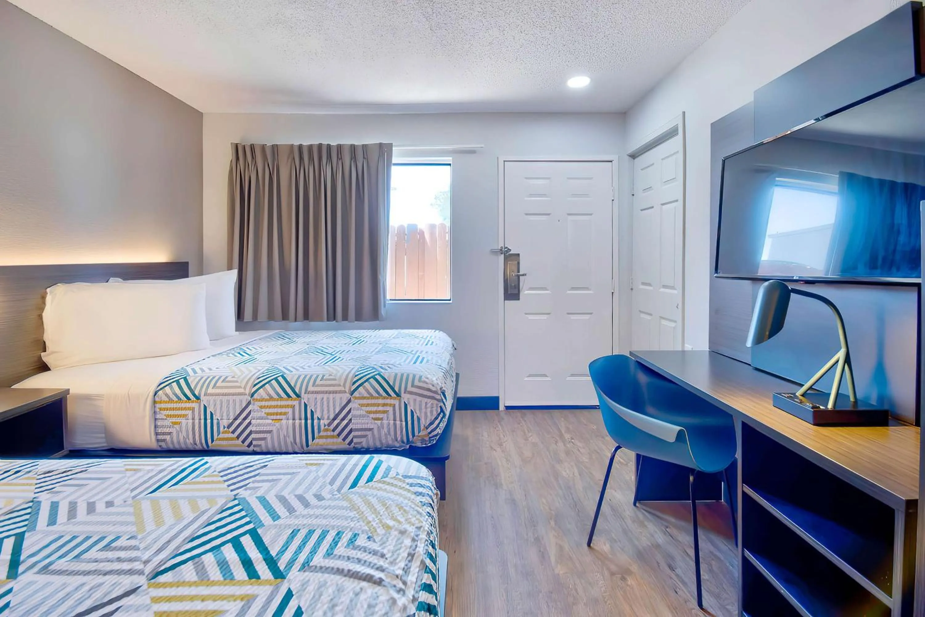 Bedroom, Bed in Motel 6-Vallejo, CA - Six Flags West